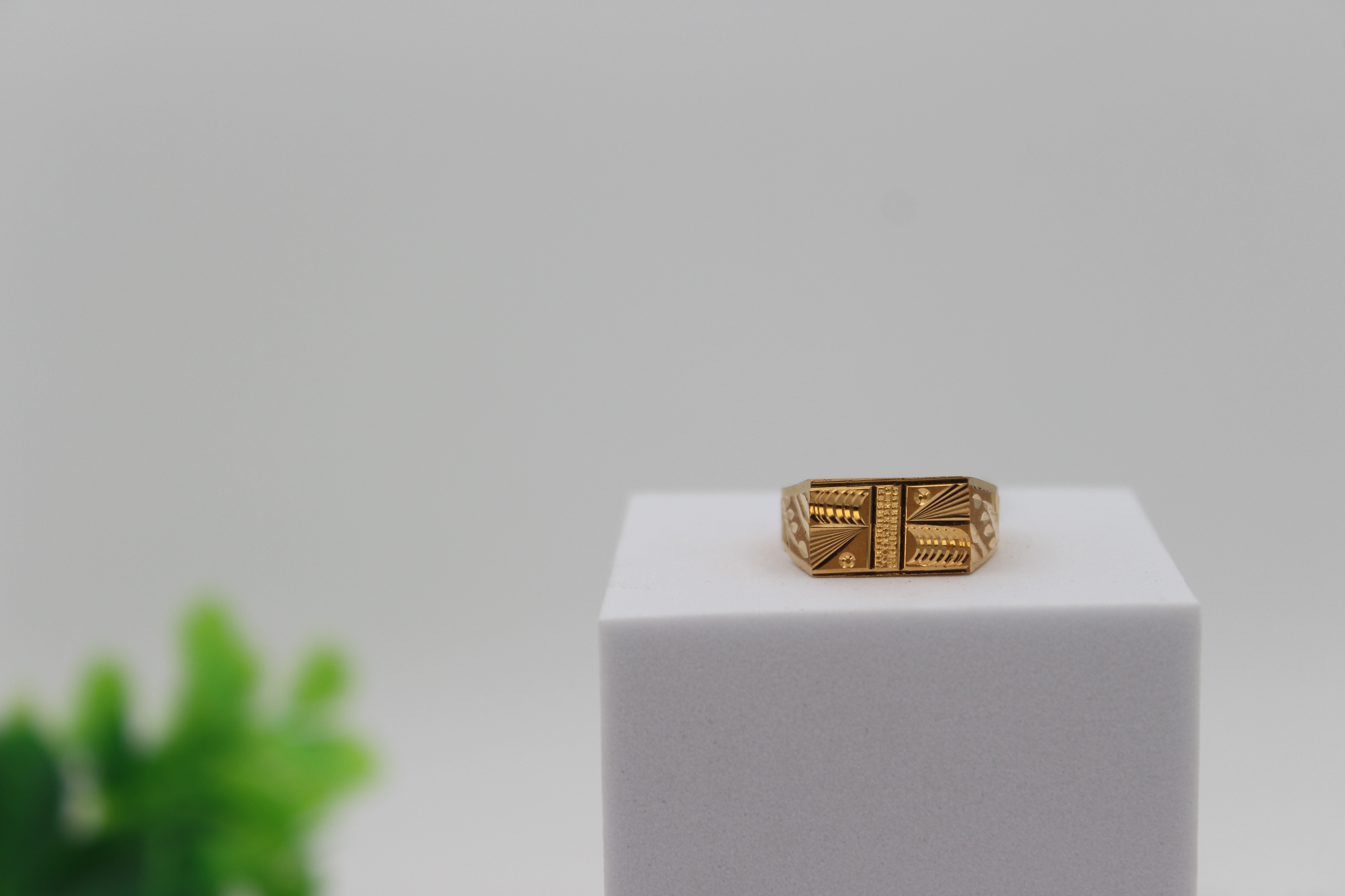 GENTS DESIGN GOLD RING 