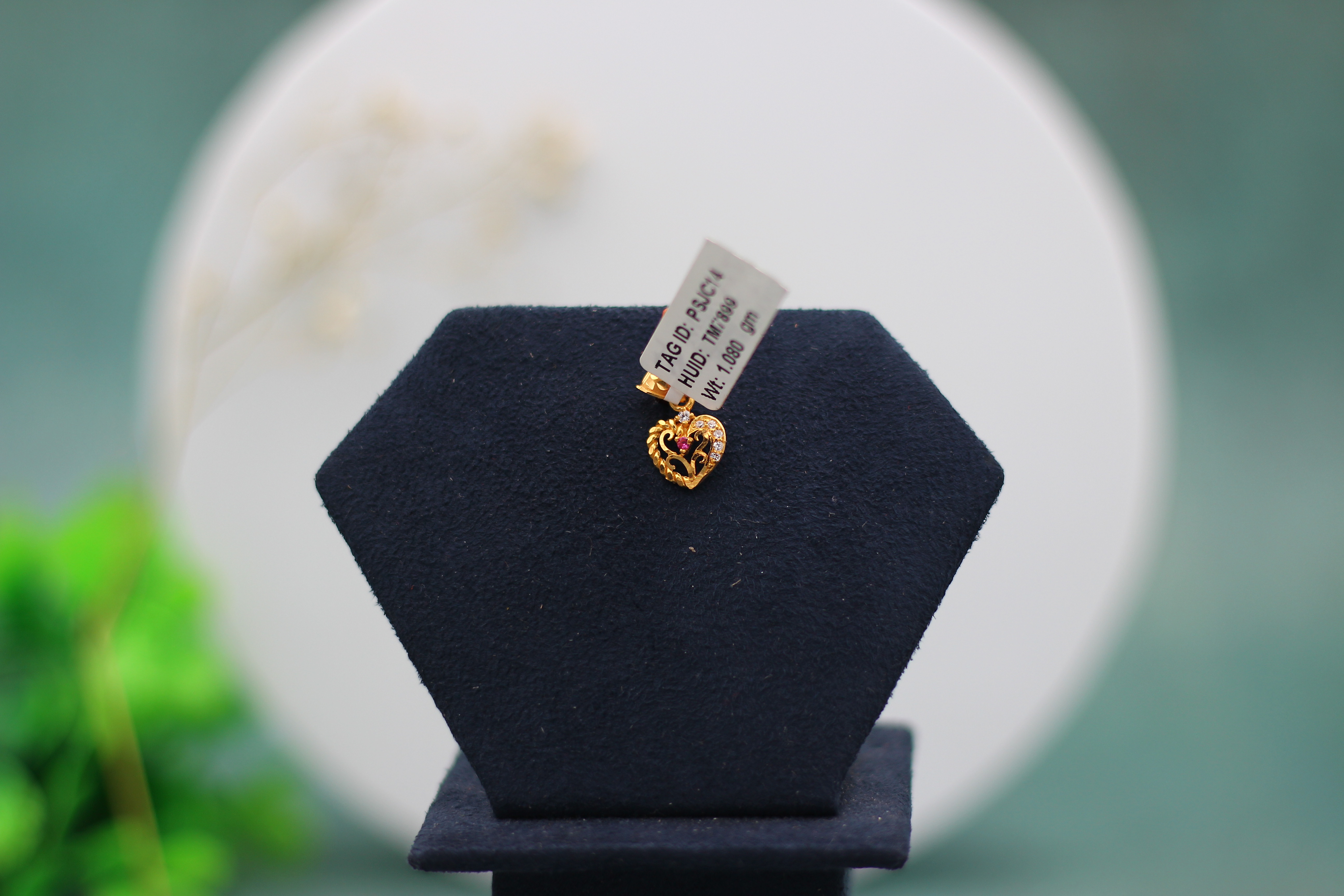 LOCKET (GOLD LOCKET)