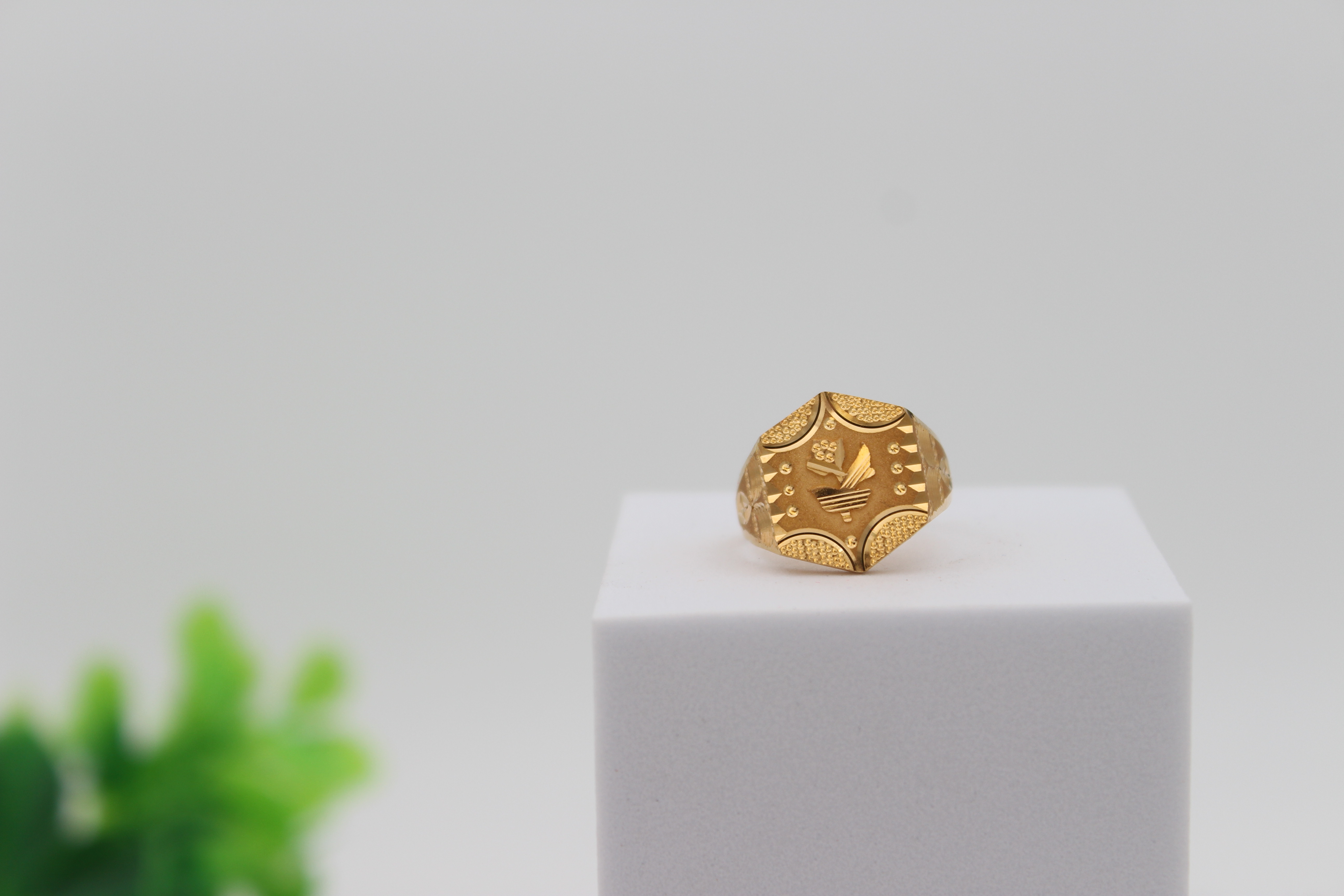GENTS DESIGN GOLD RING 