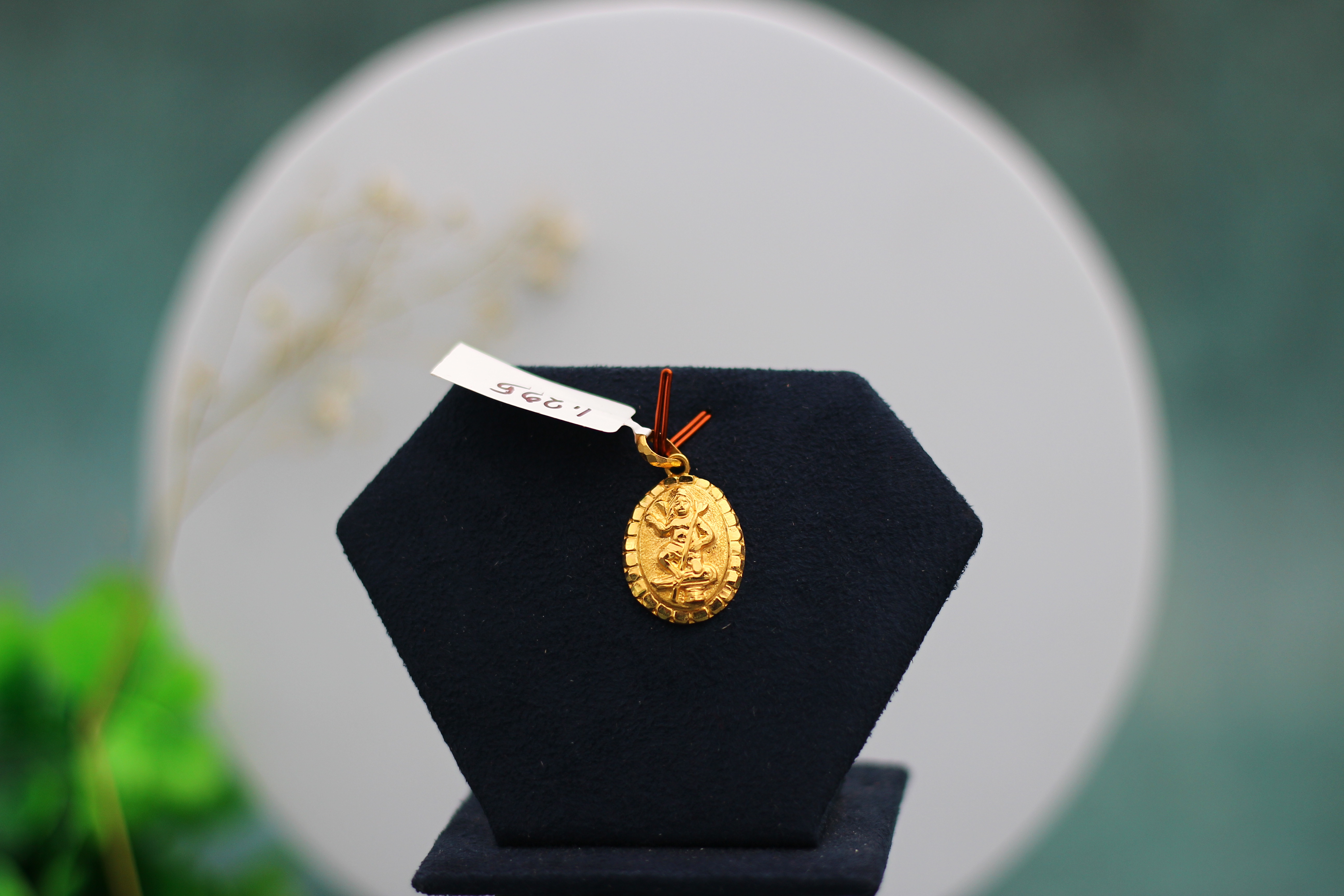 LOCKET (GOLD LOCKET)
