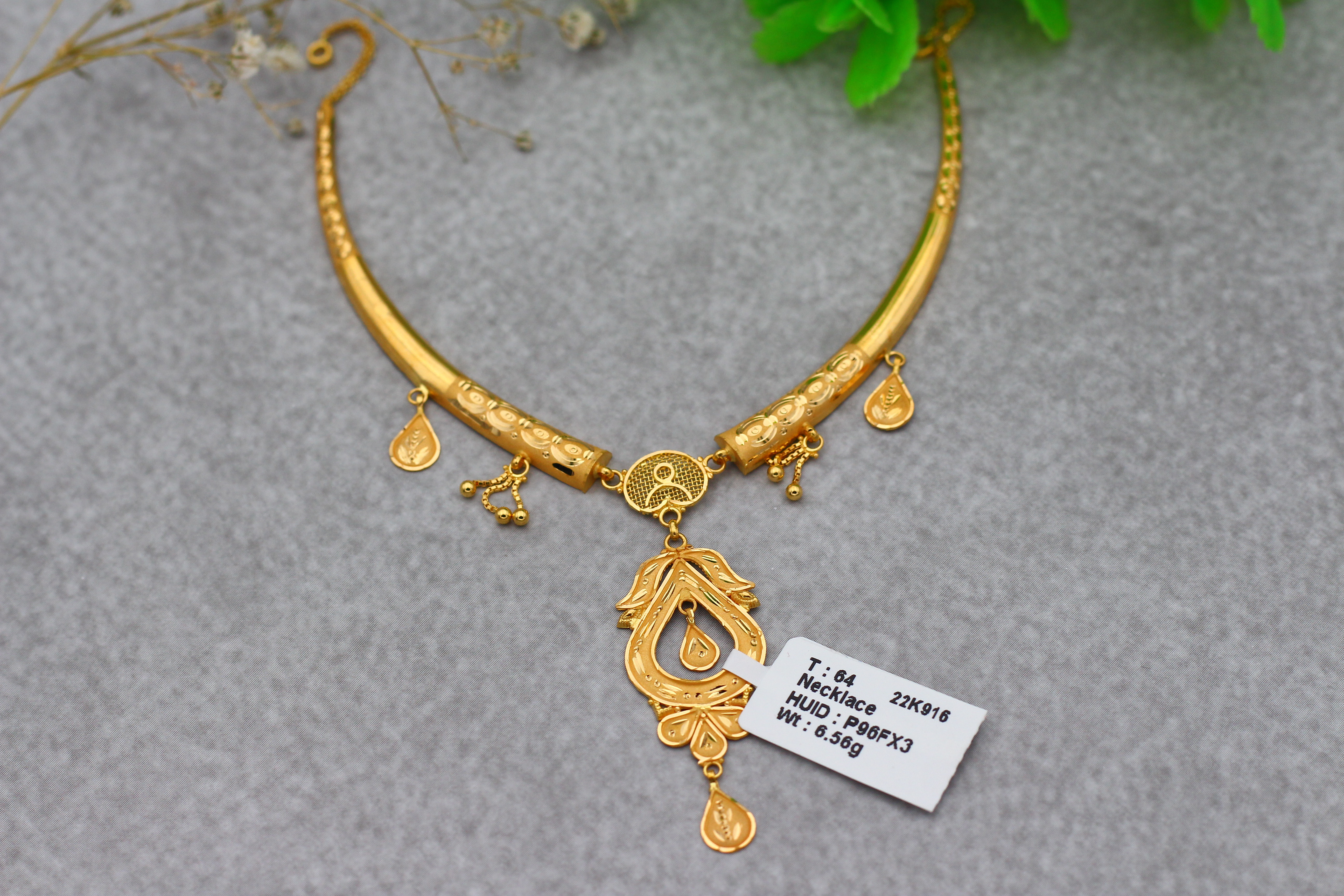 NECKLACE
