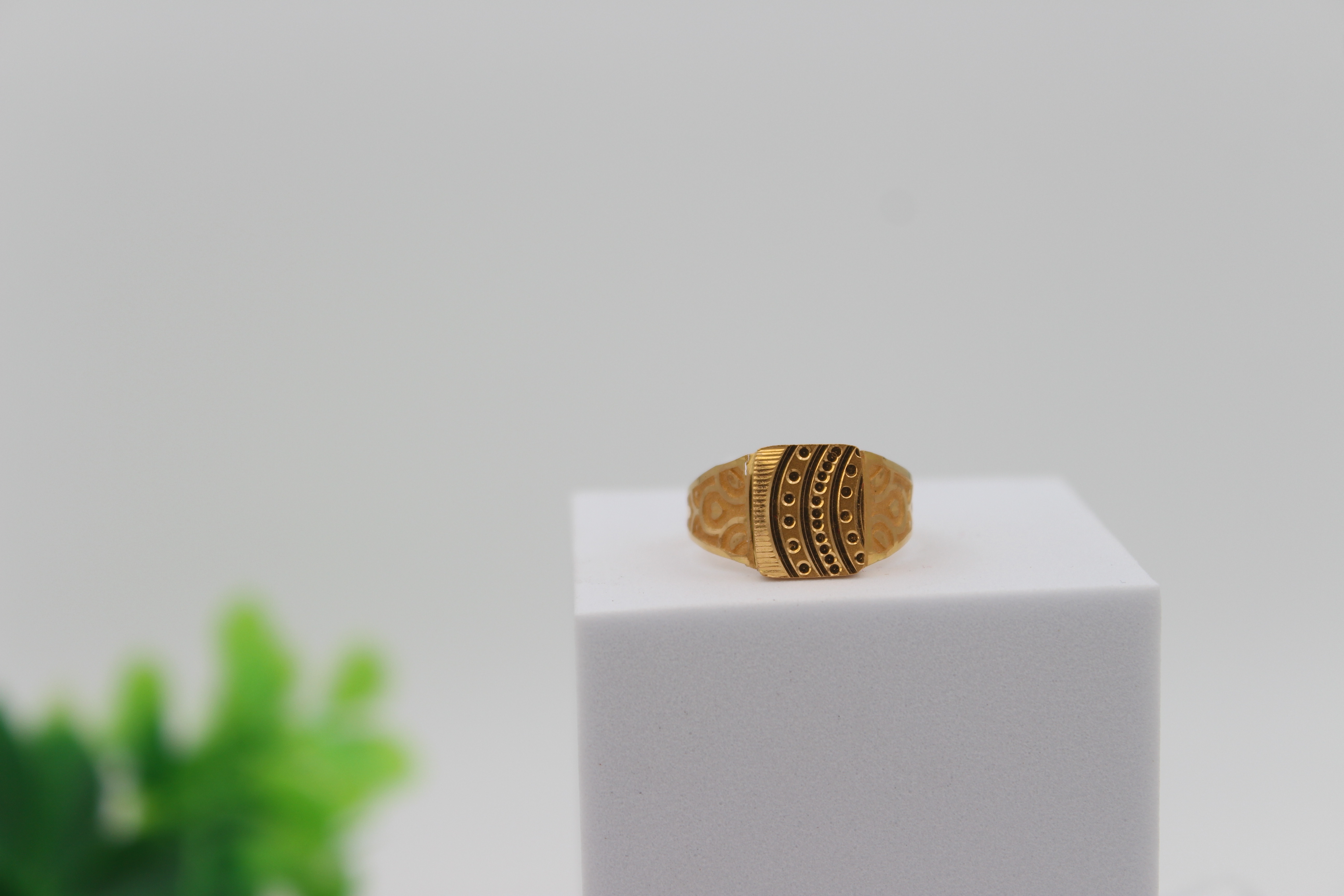 GENTS DESIGN GOLD RING 