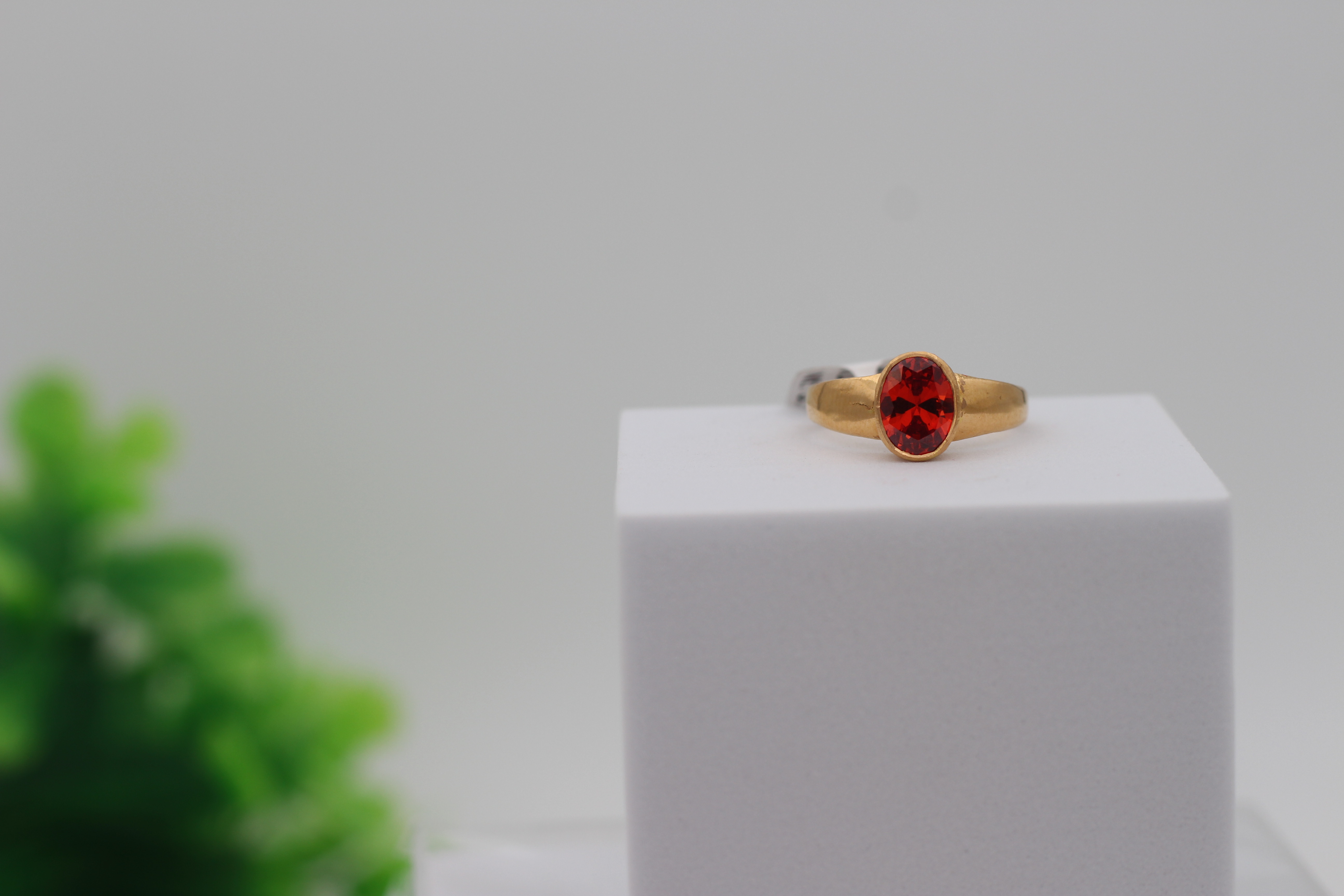 LADIES GOLD DESIGN RING