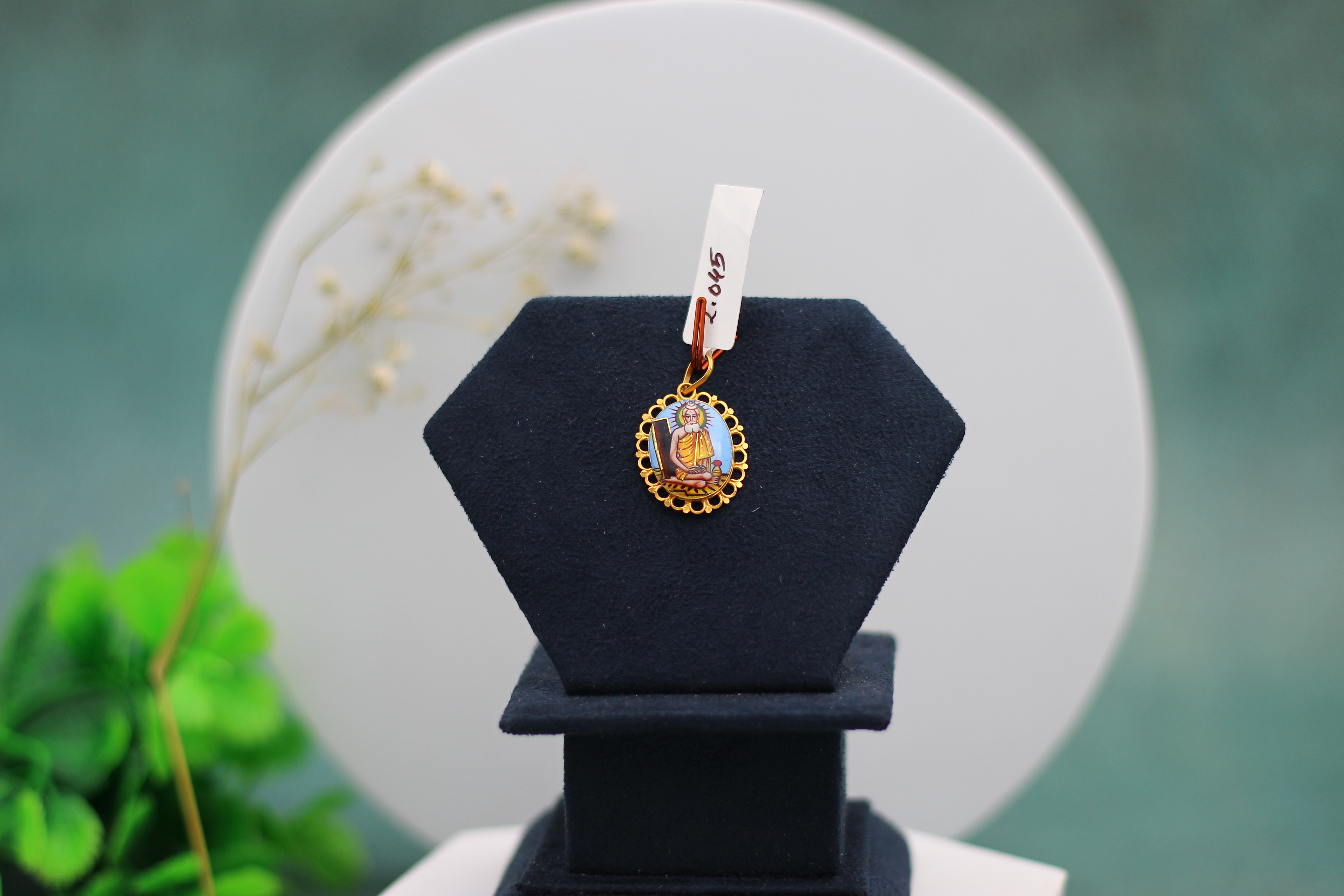 LOCKET (GOLD LOCKET)