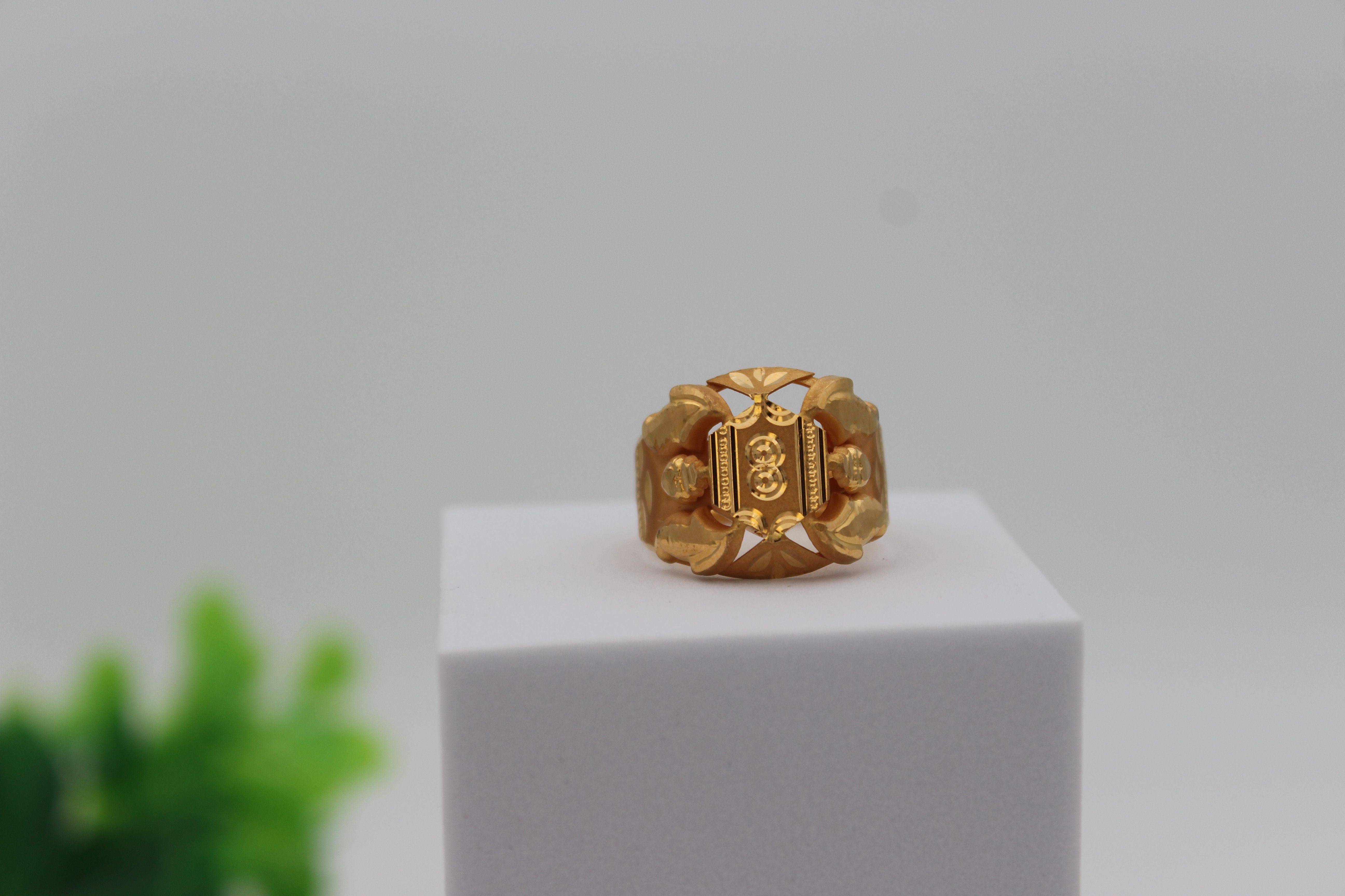 GENTS DESIGN GOLD RING 