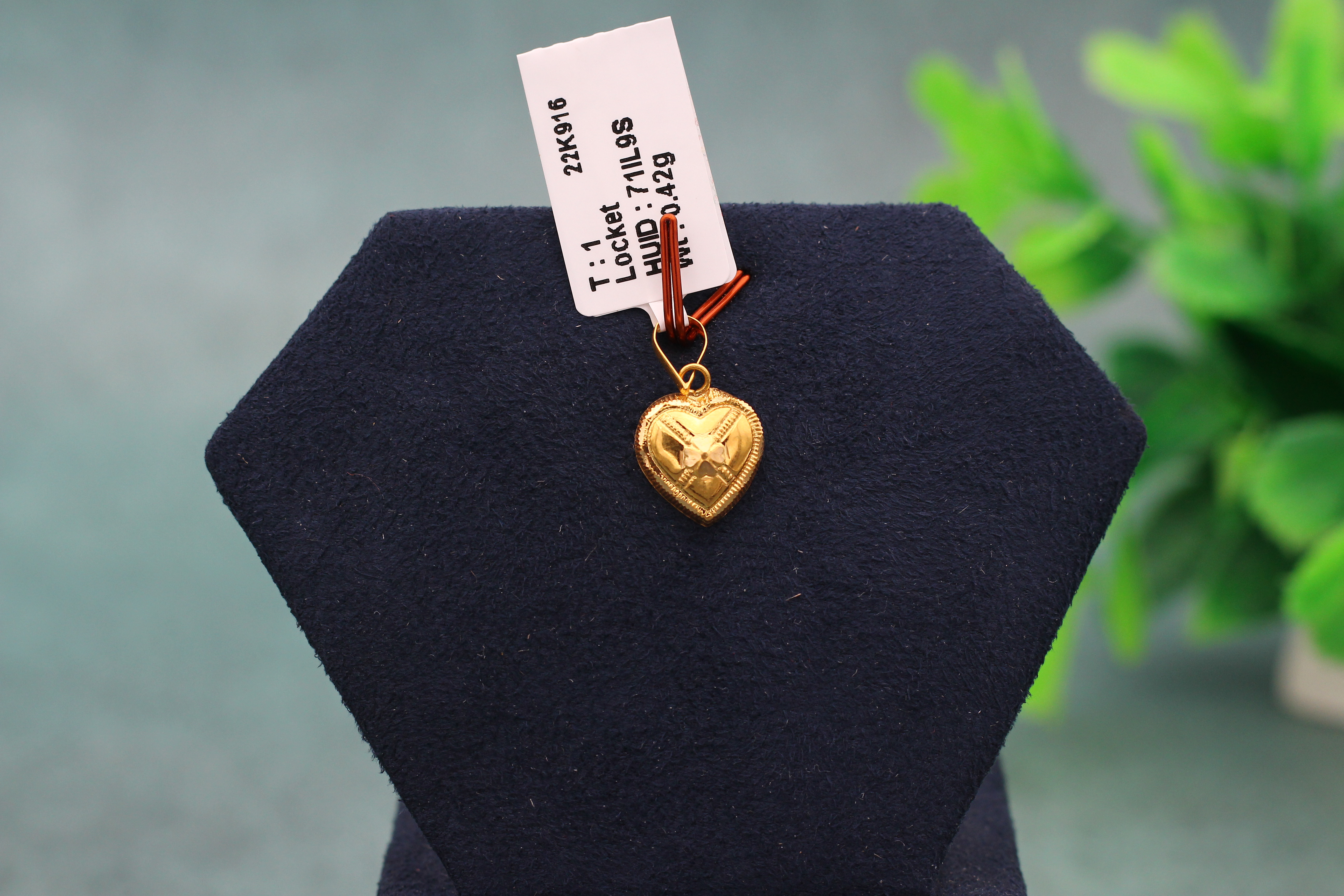 LOCKET (GOLD LOCKET)