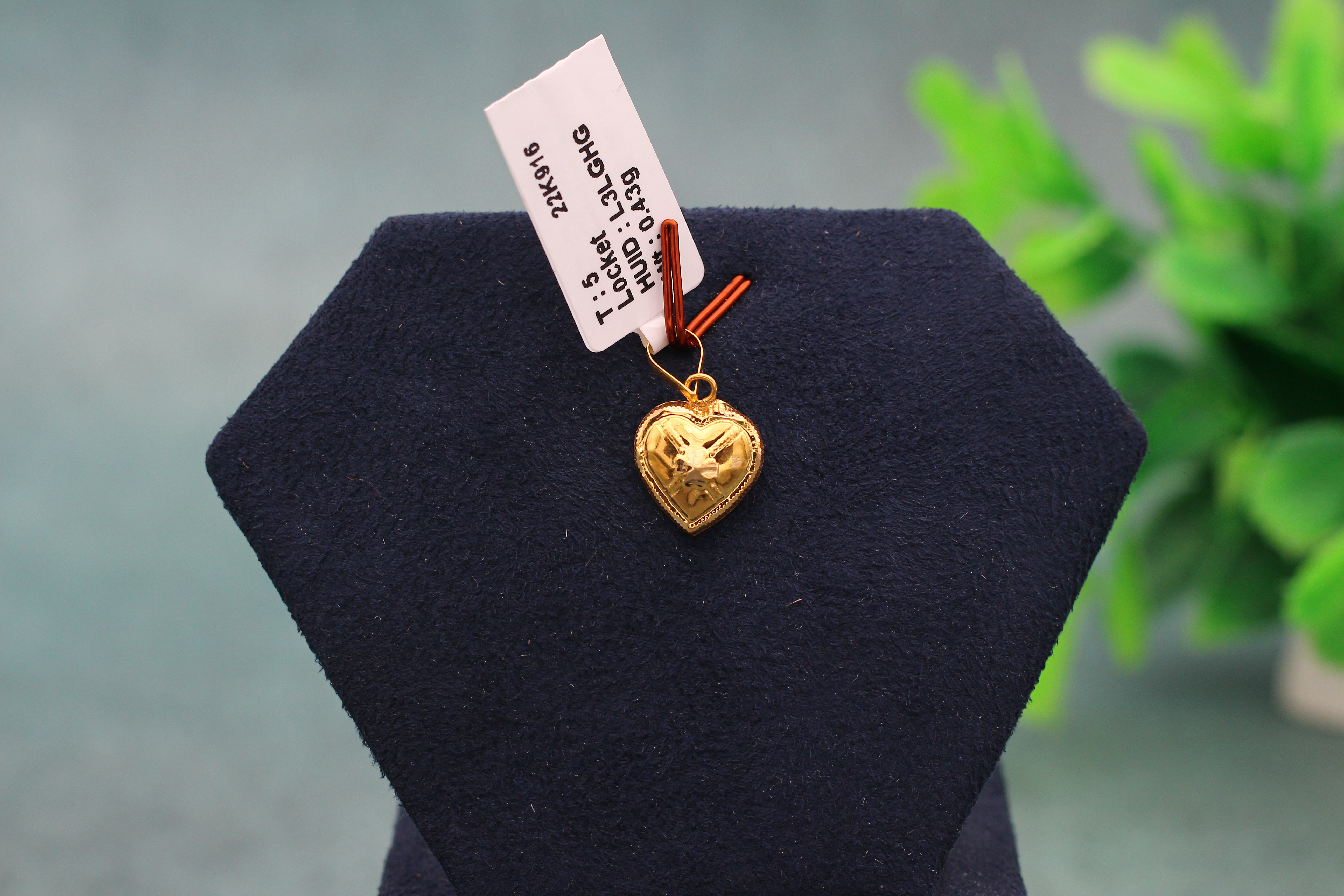 LOCKET (GOLD LOCKET)