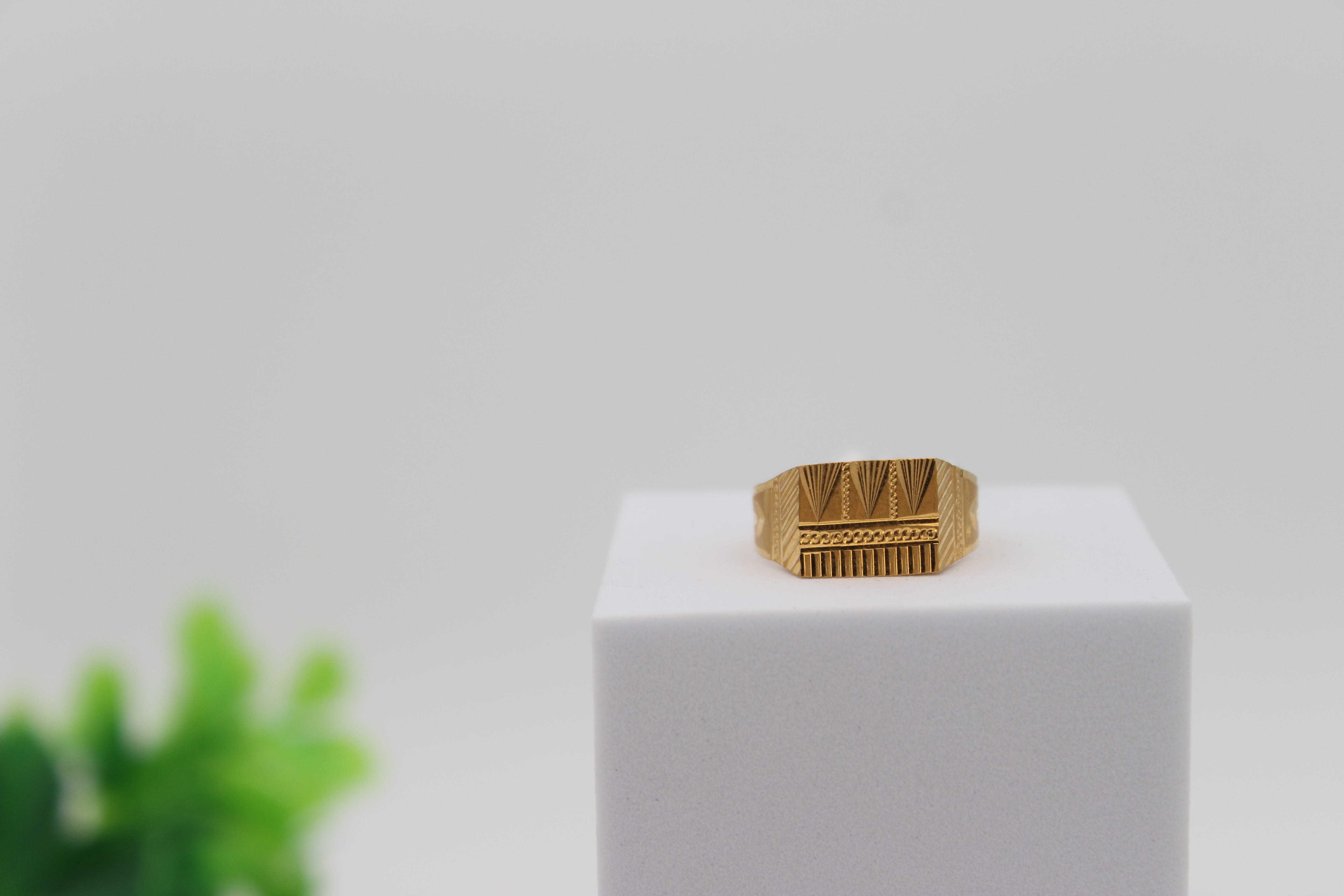 GENTS DESIGN GOLD RING 