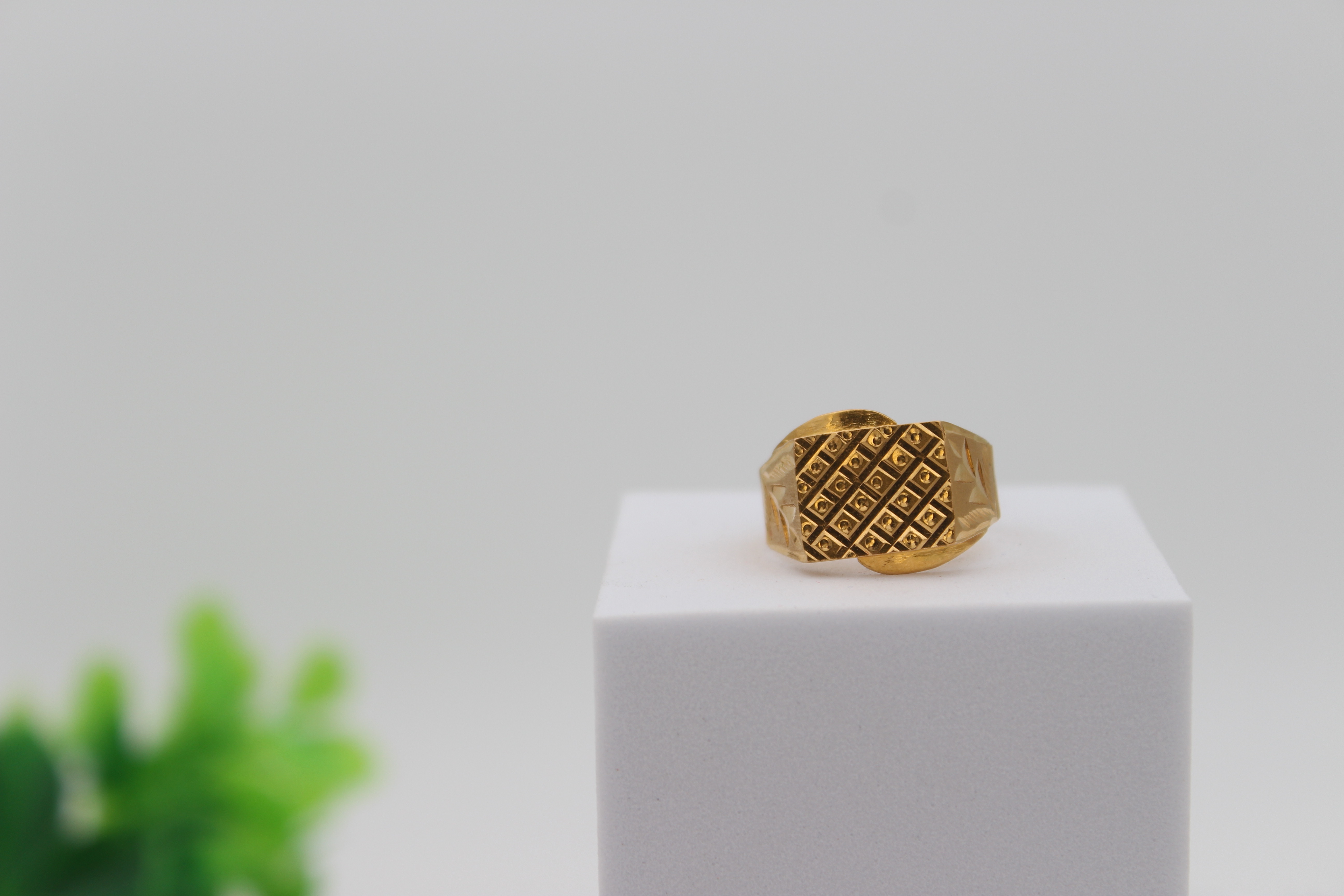 GENTS DESIGN GOLD RING 