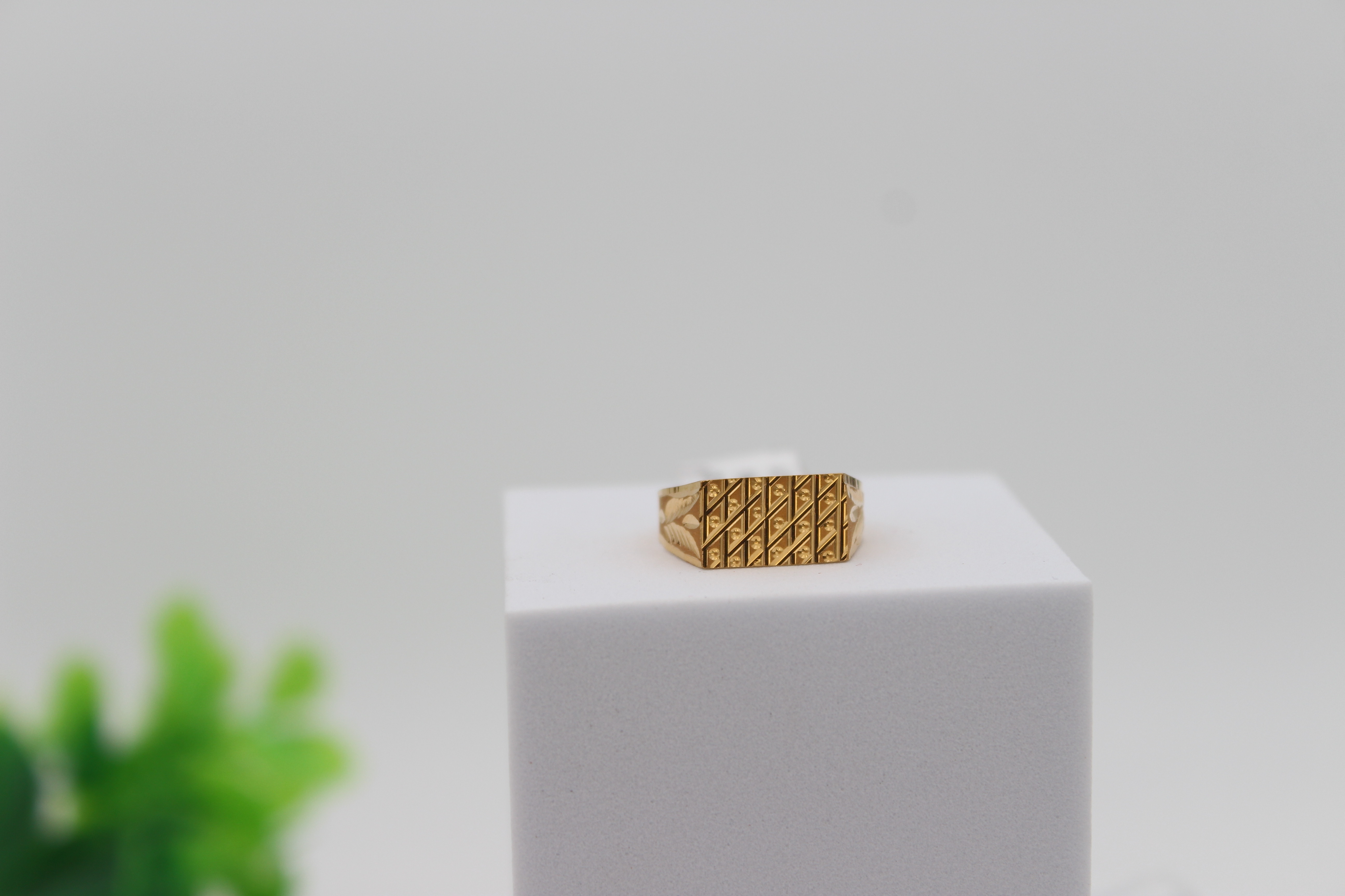GENTS DESIGN GOLD RING 