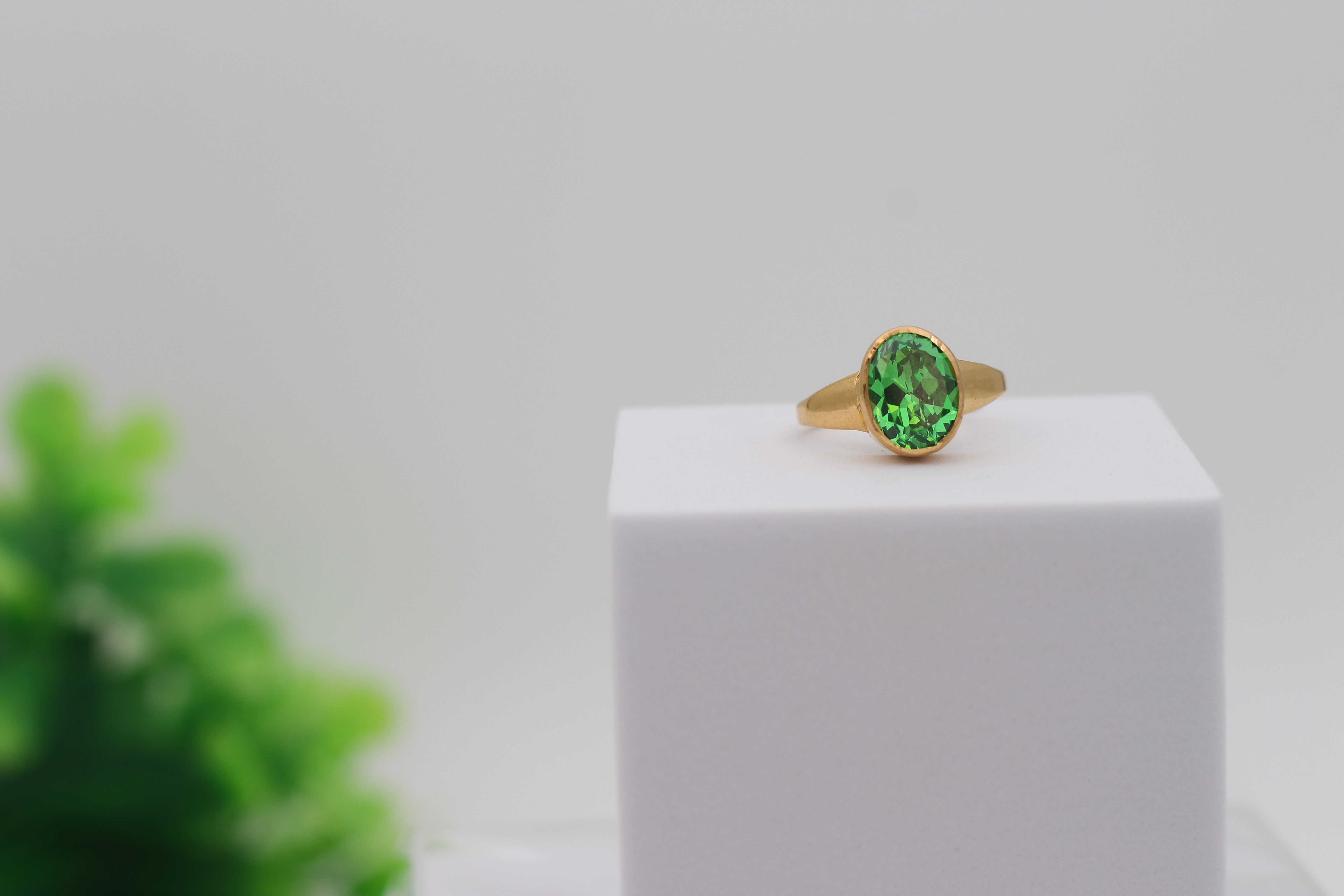 LADIES GOLD DESIGN RING