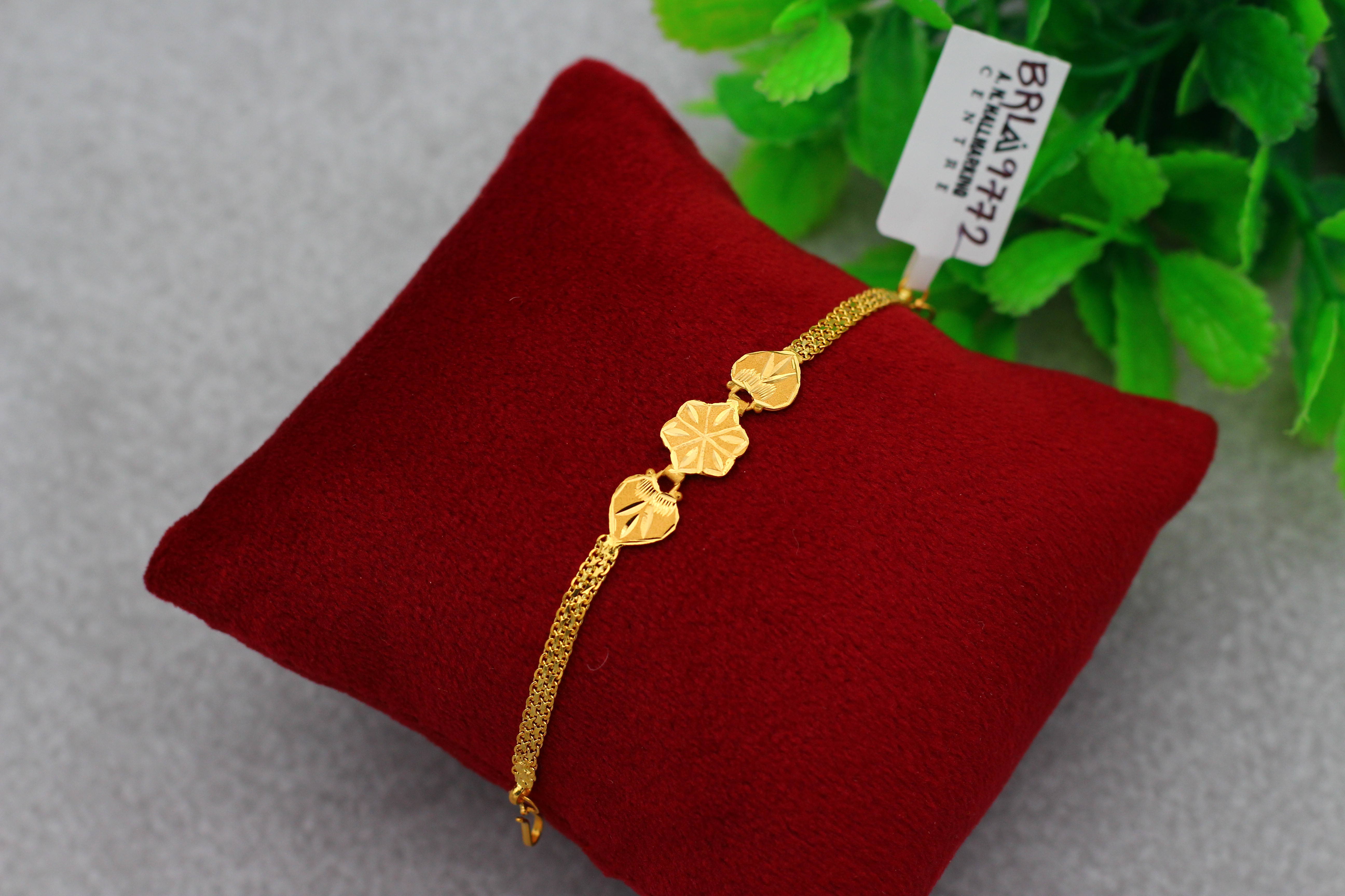 BRACELET (GOLD BRACELET)