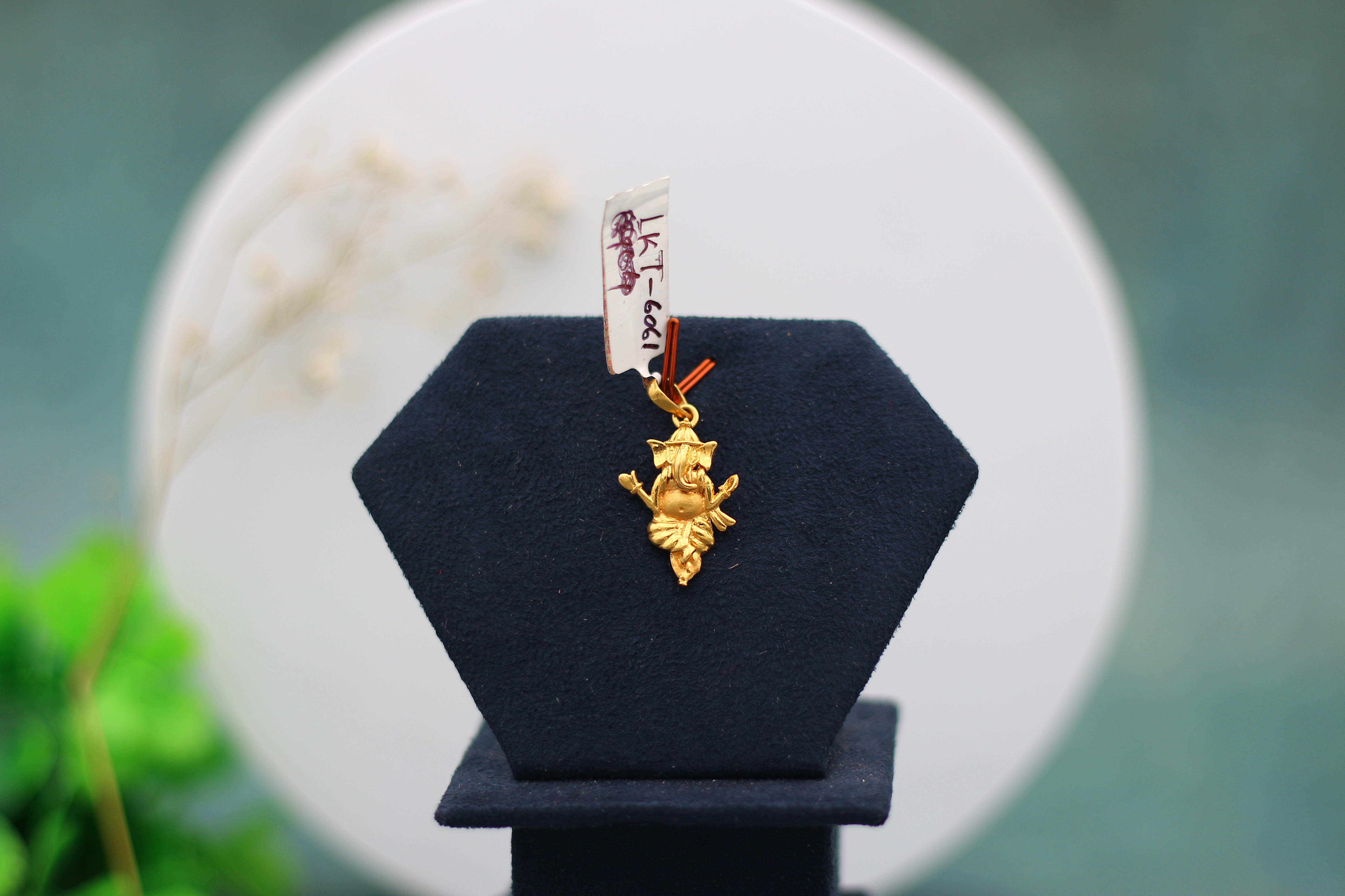 LOCKET (GOLD LOCKET)