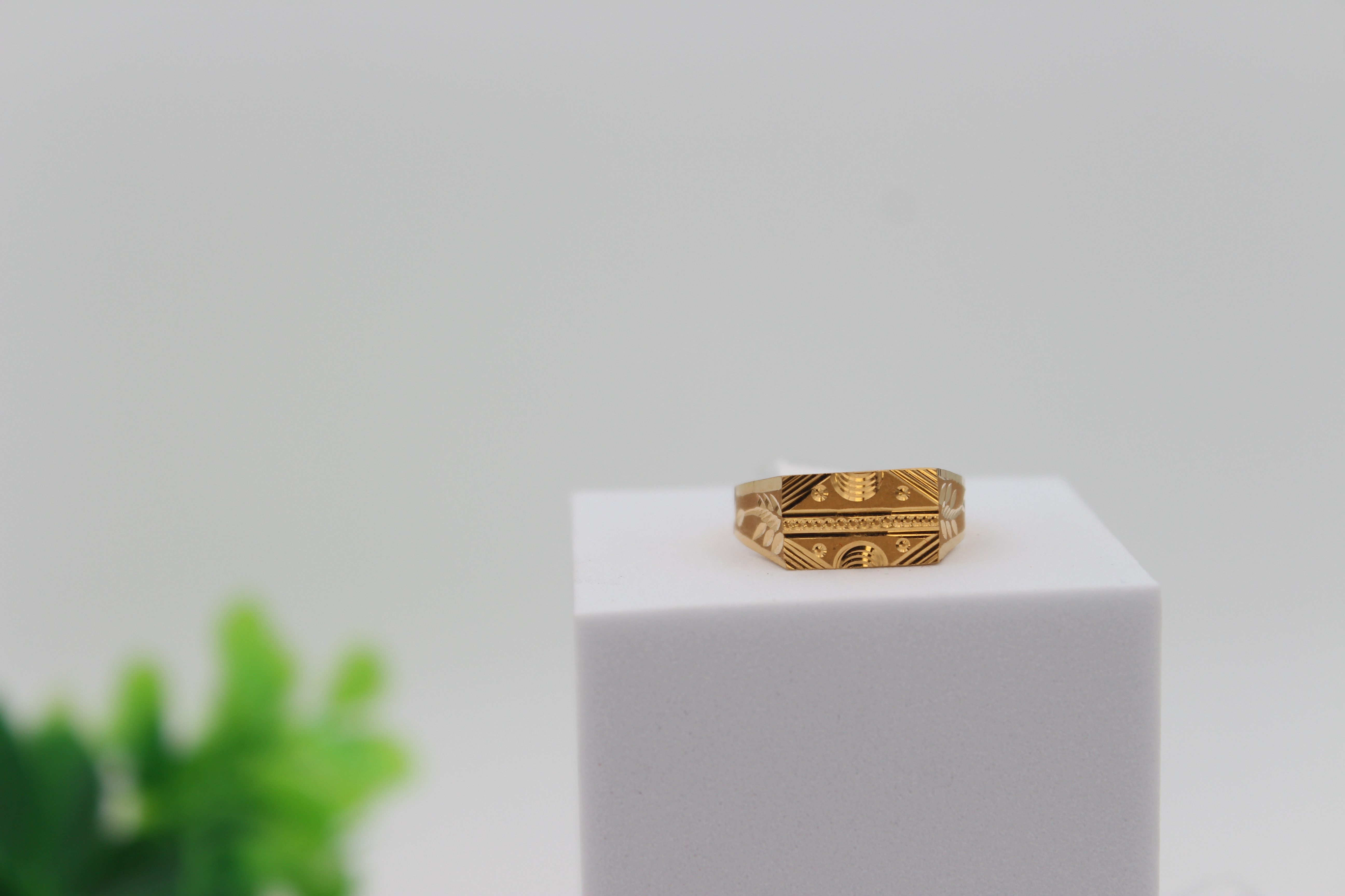 GENTS DESIGN GOLD RING 