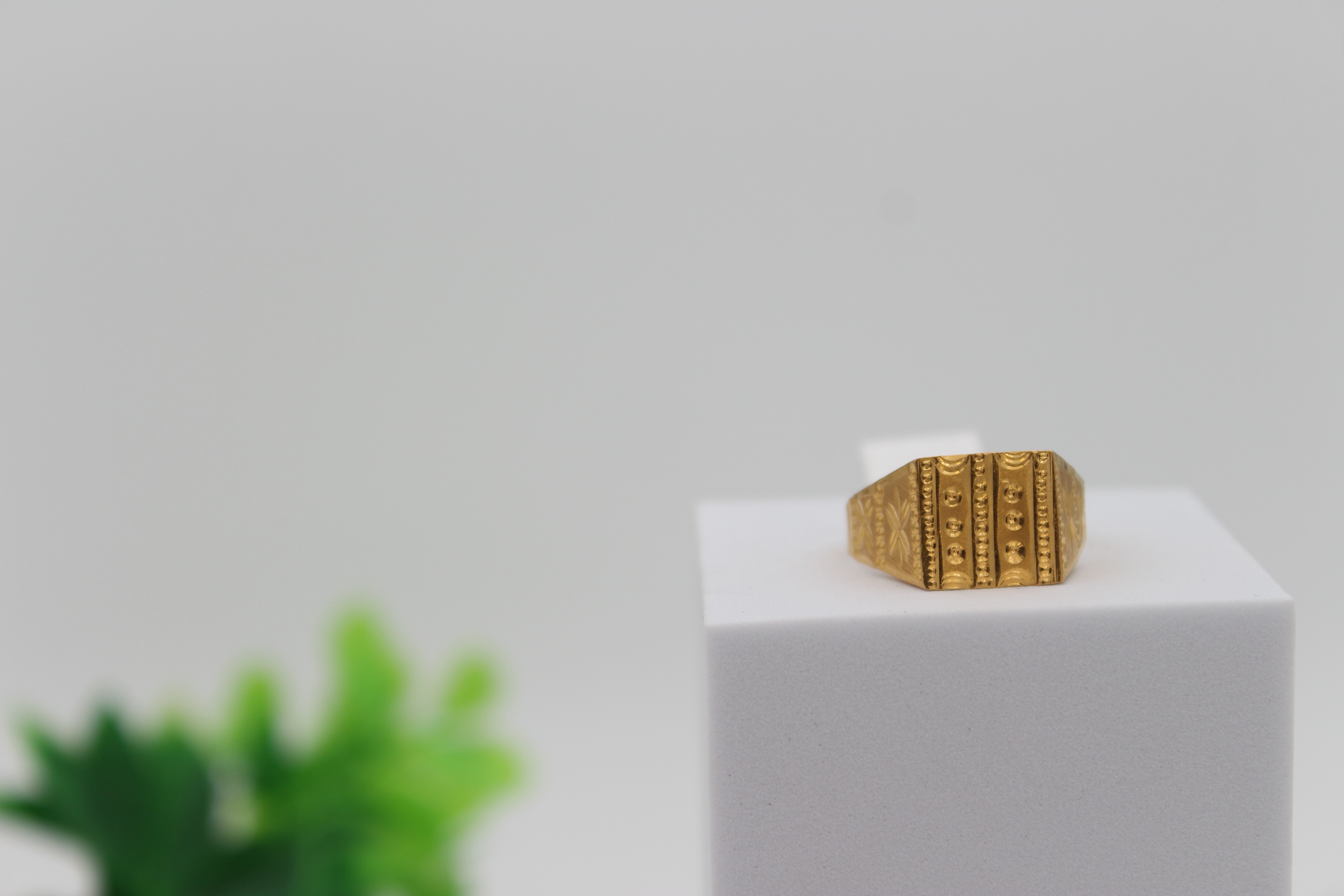 GENTS DESIGN GOLD RING 
