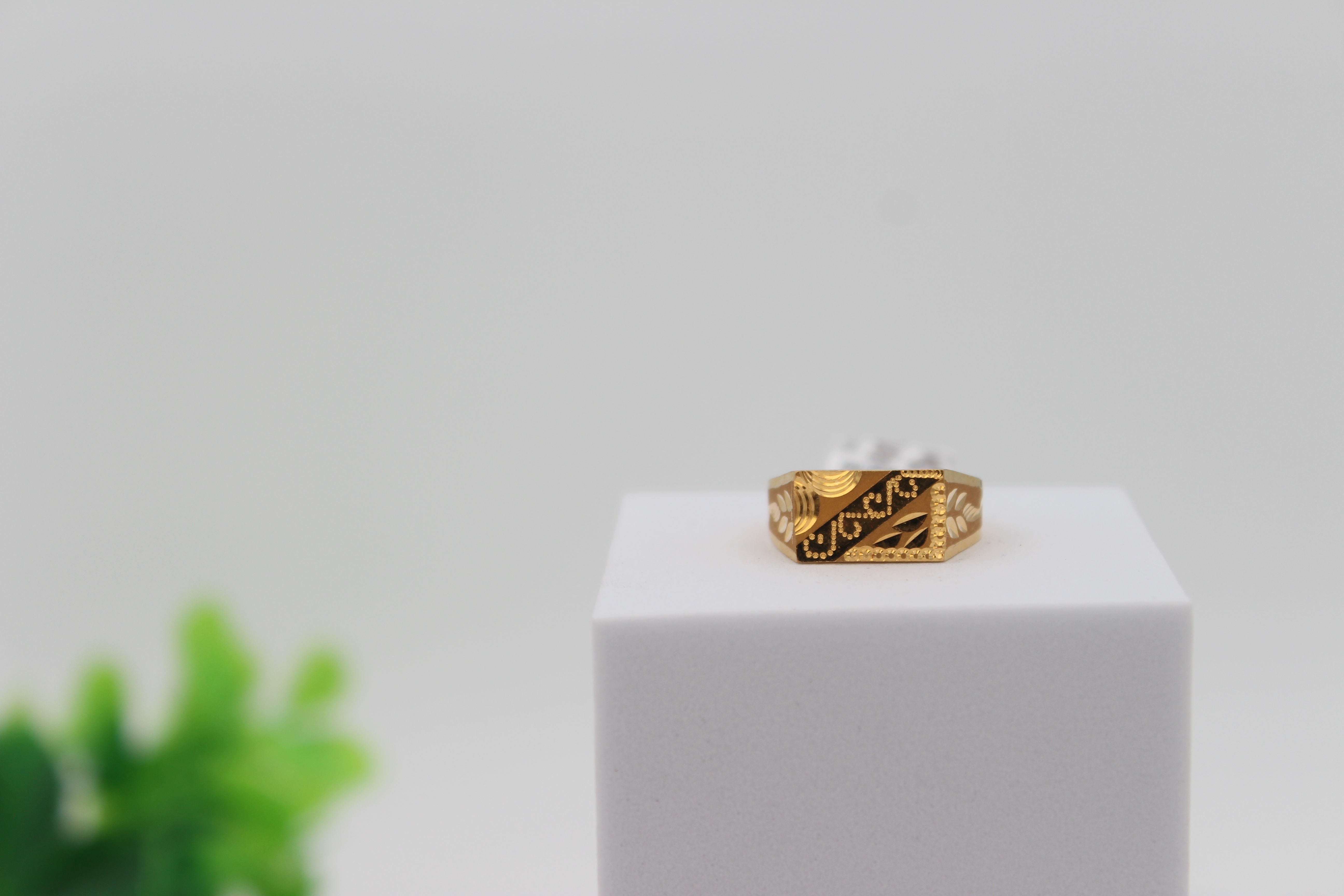 GENTS DESIGN GOLD RING 