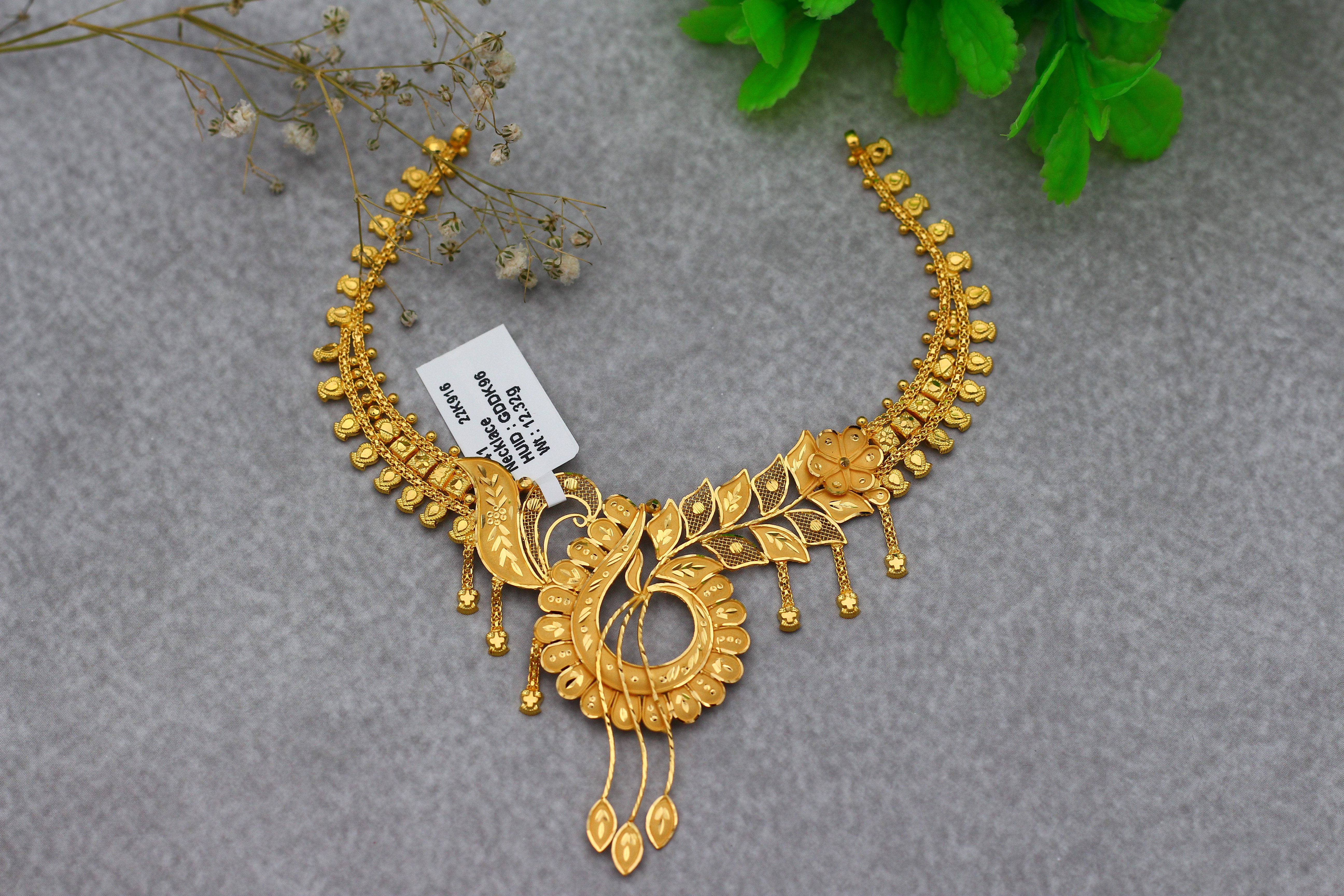 NECKLACE