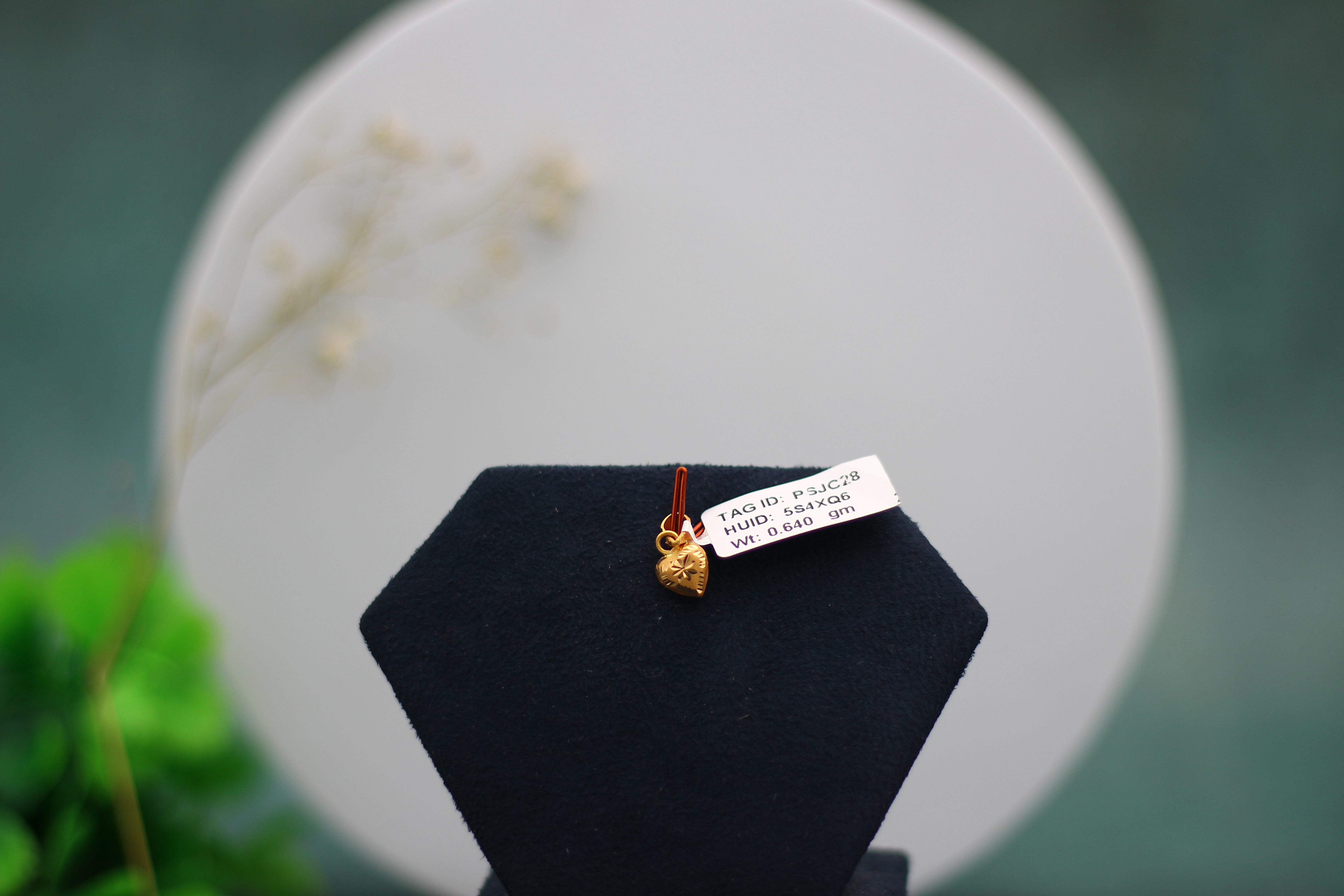 LOCKET (GOLD LOCKET)
