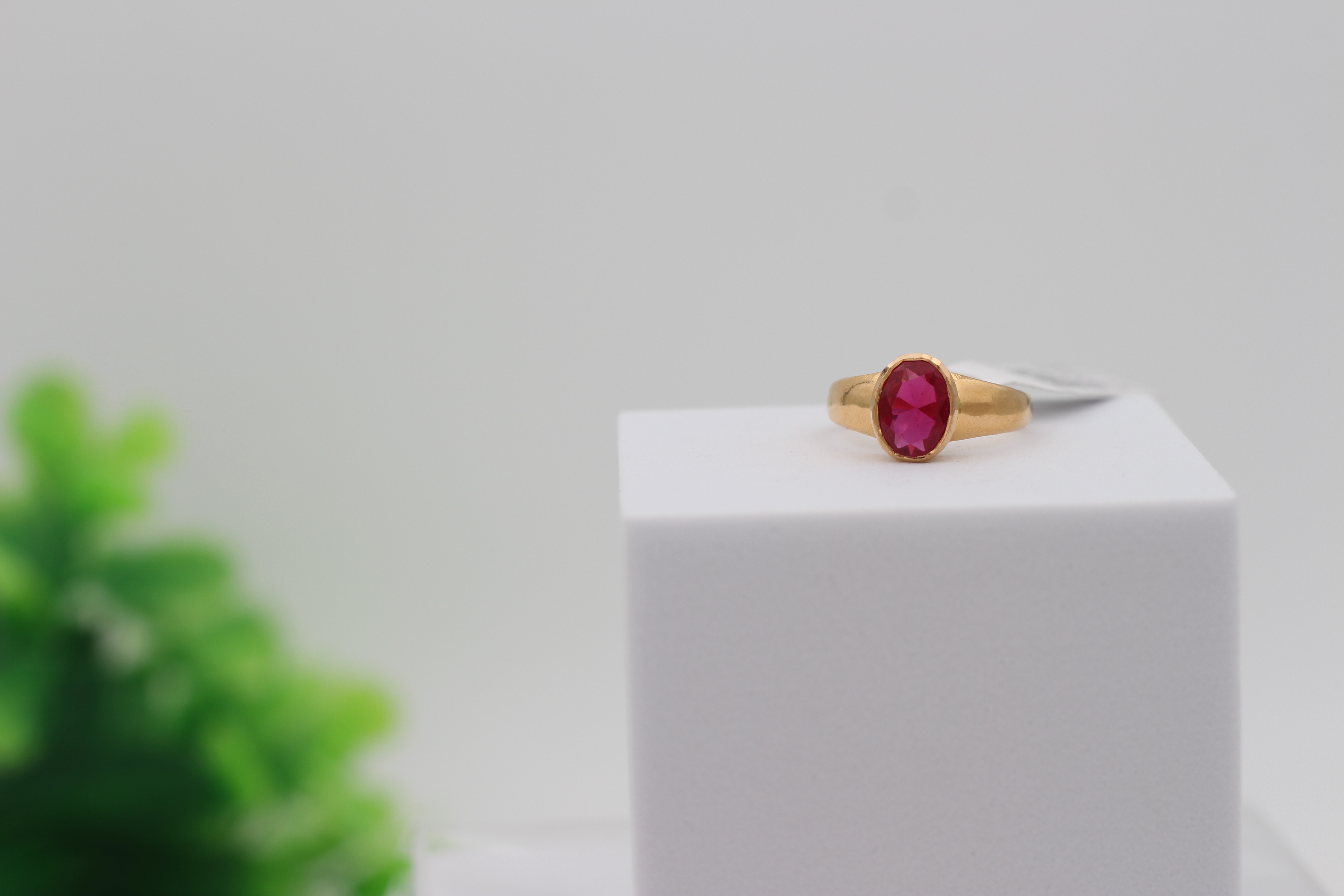 LADIES GOLD DESIGN RING