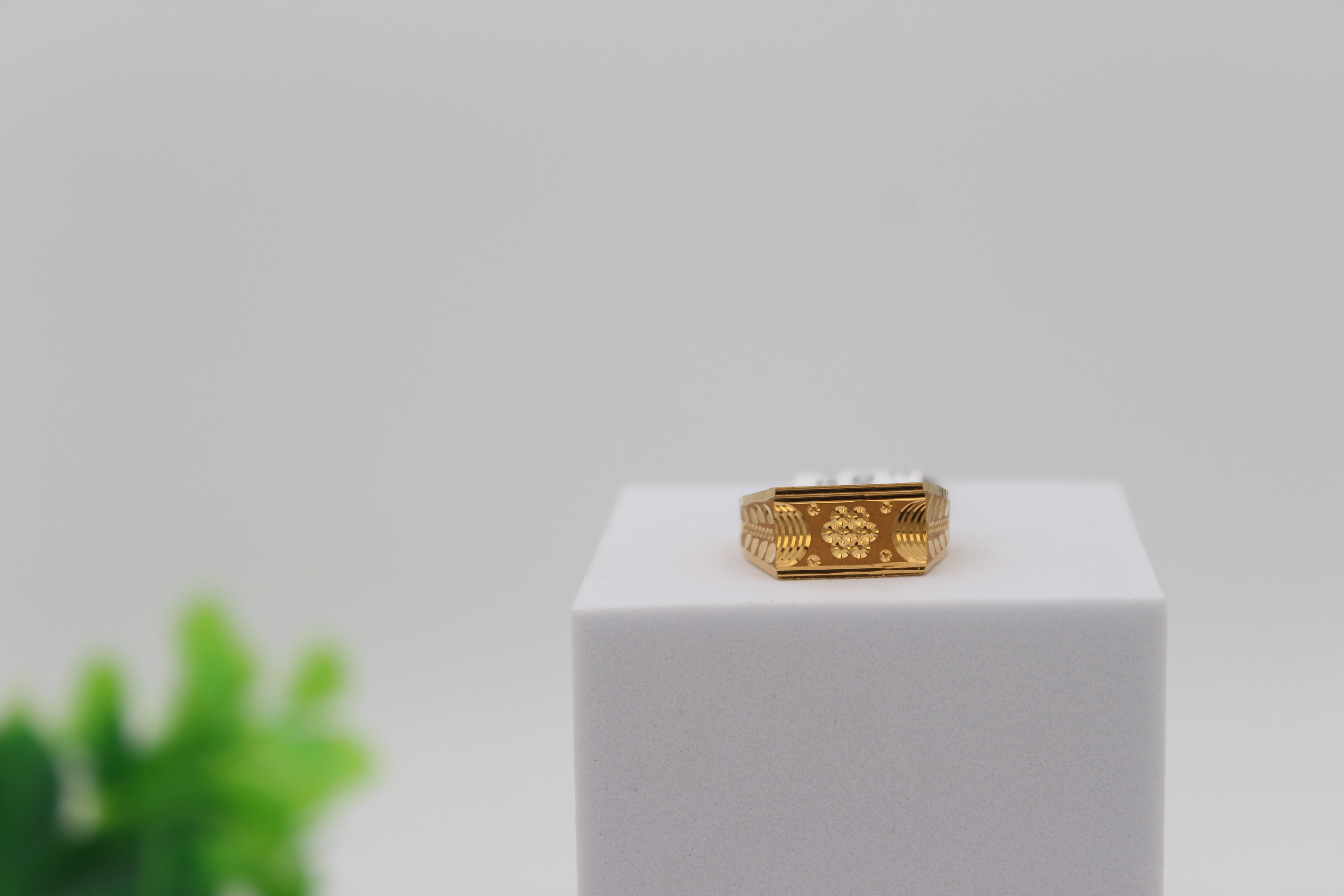 GENTS DESIGN GOLD RING 