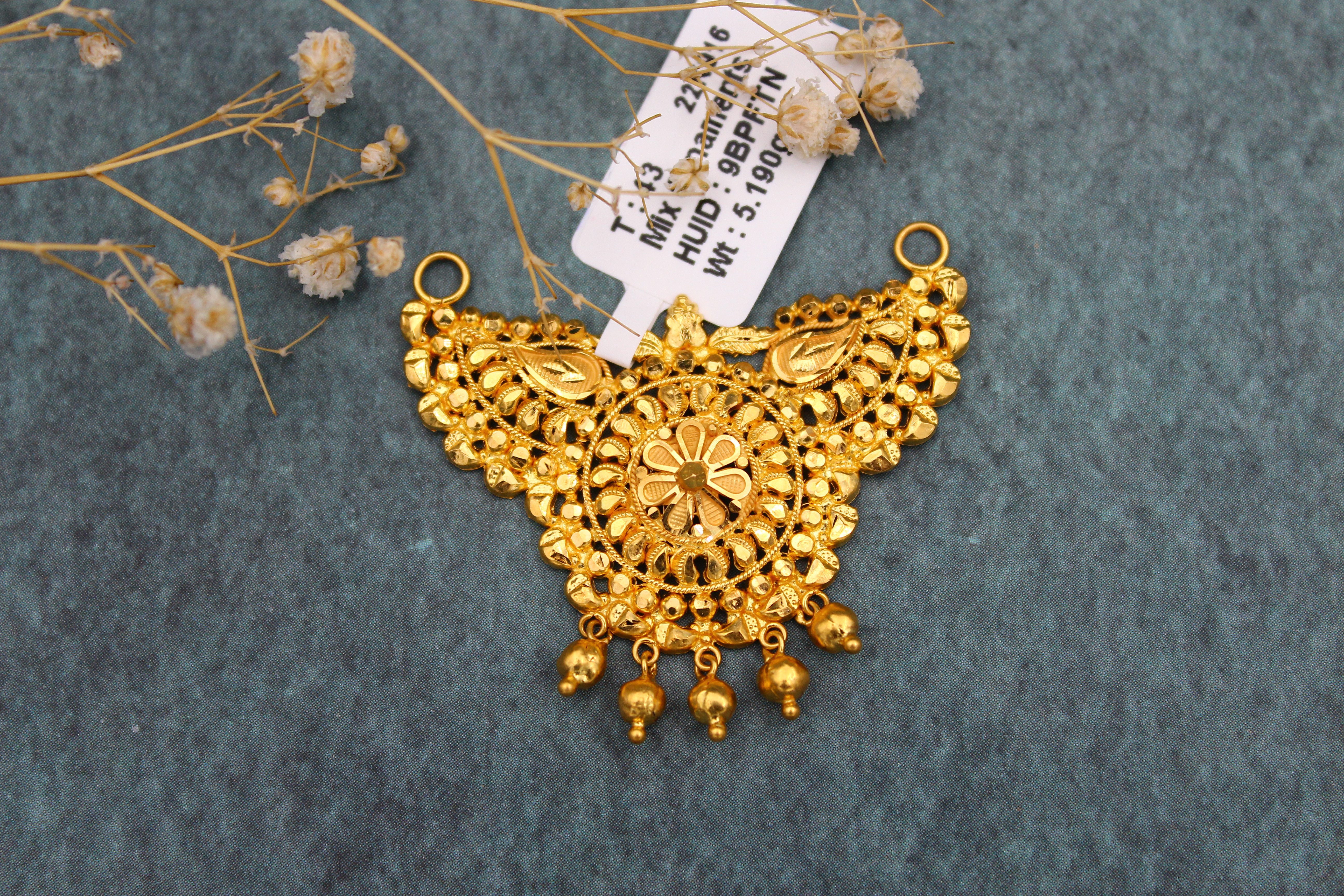 PENDANT (GOLD PENDANT)