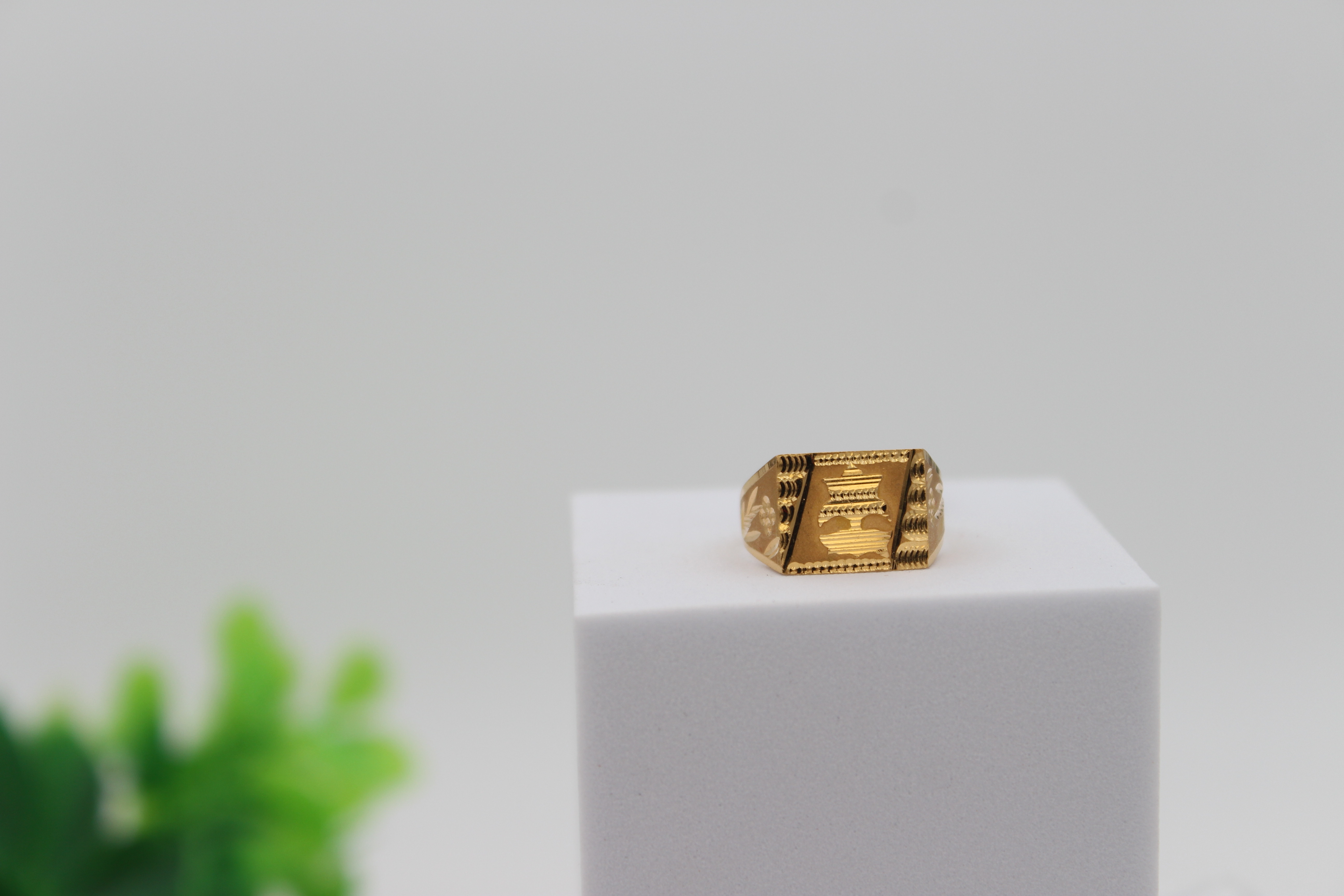 GENTS DESIGN GOLD RING 