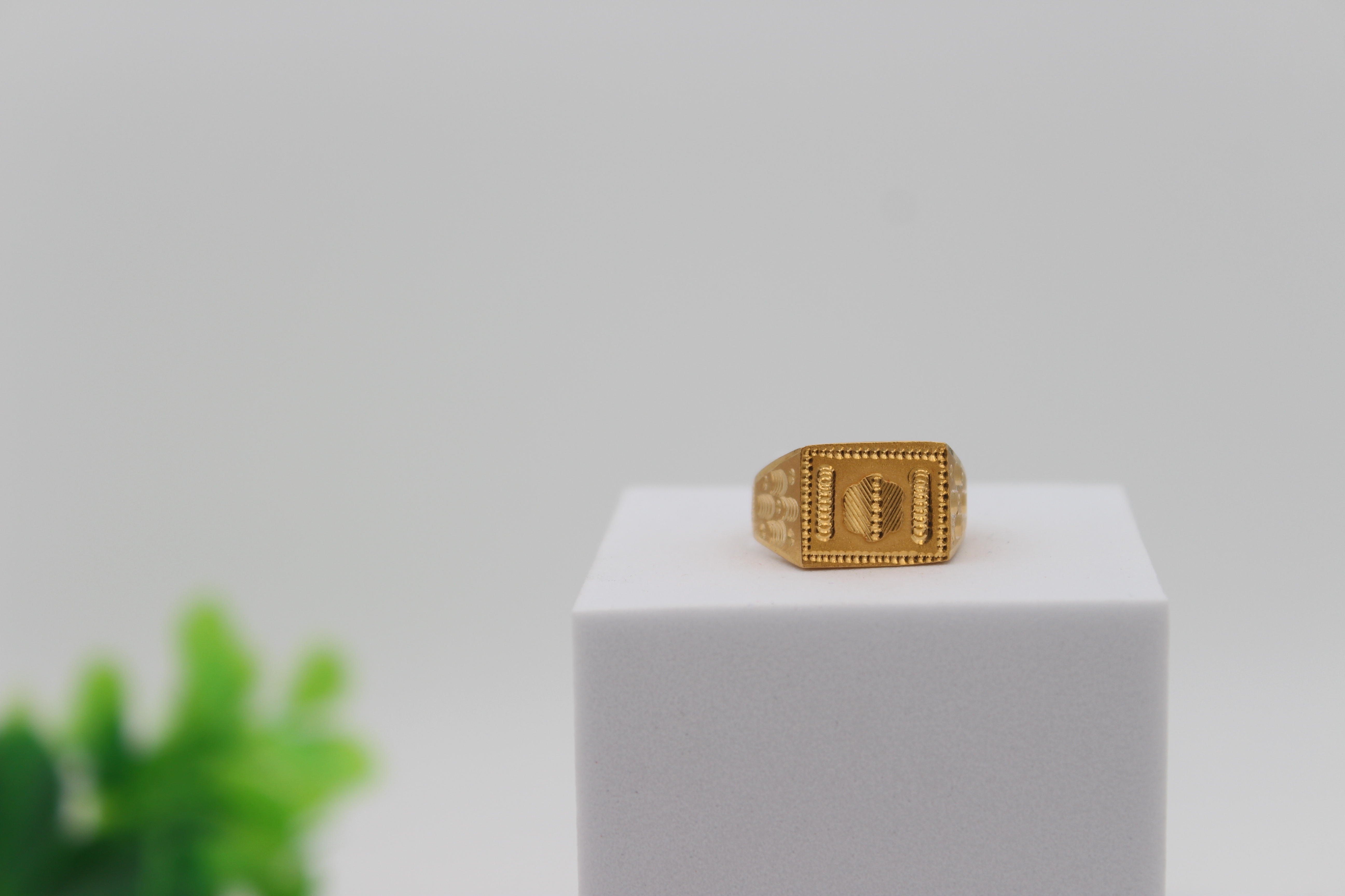 GENTS DESIGN GOLD RING 