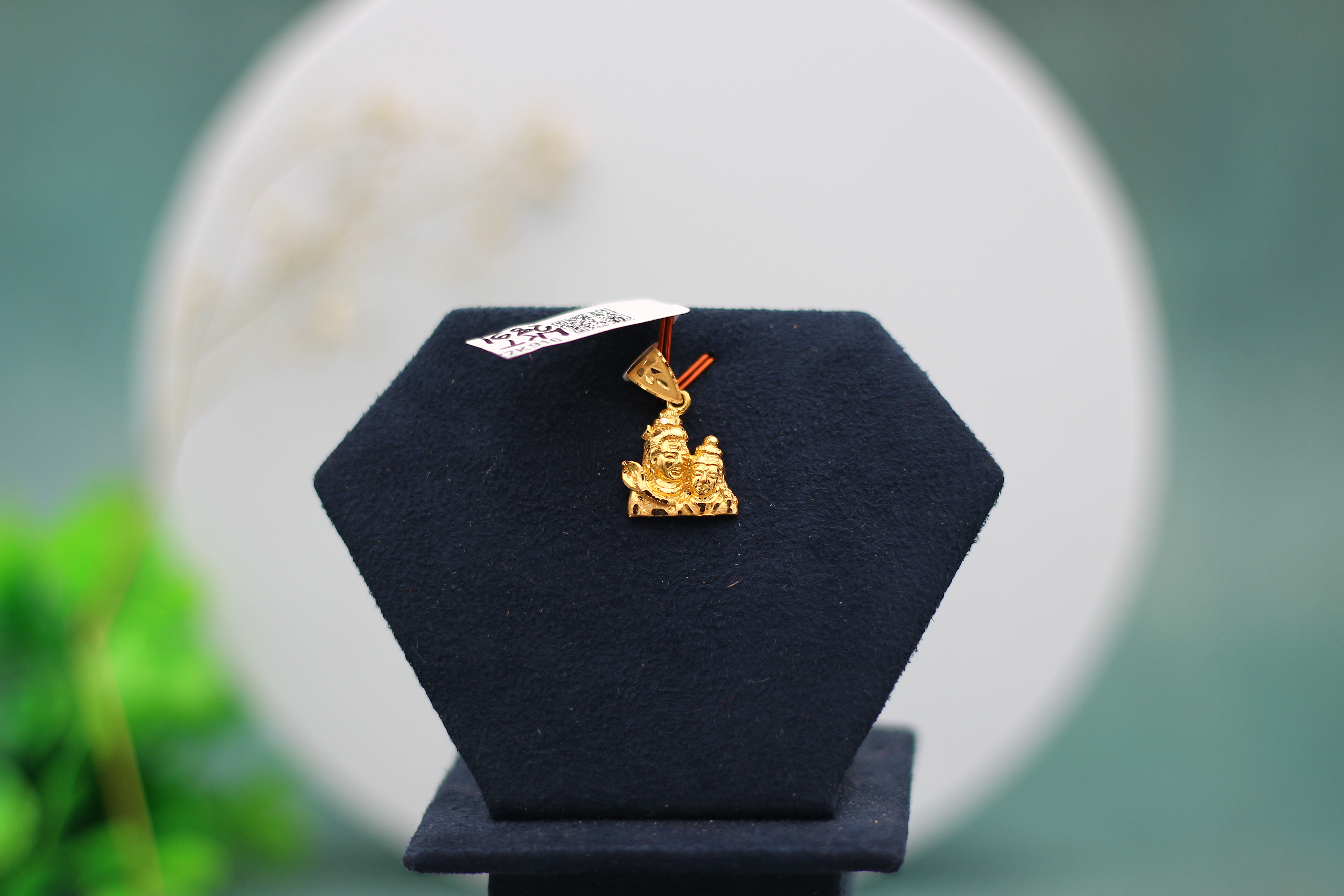 LOCKET (GOLD LOCKET)