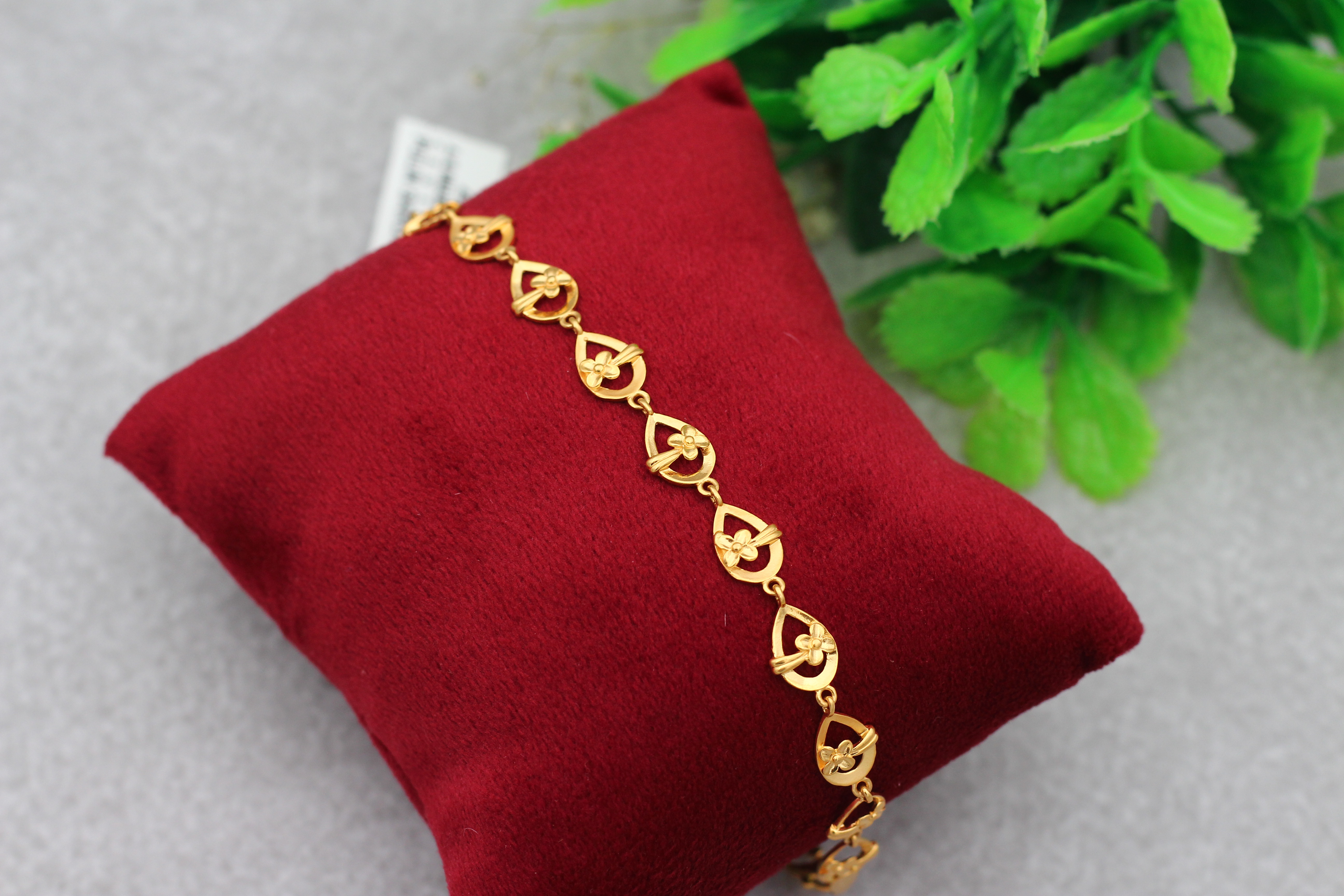 BRACELET (GOLD BRACELET)