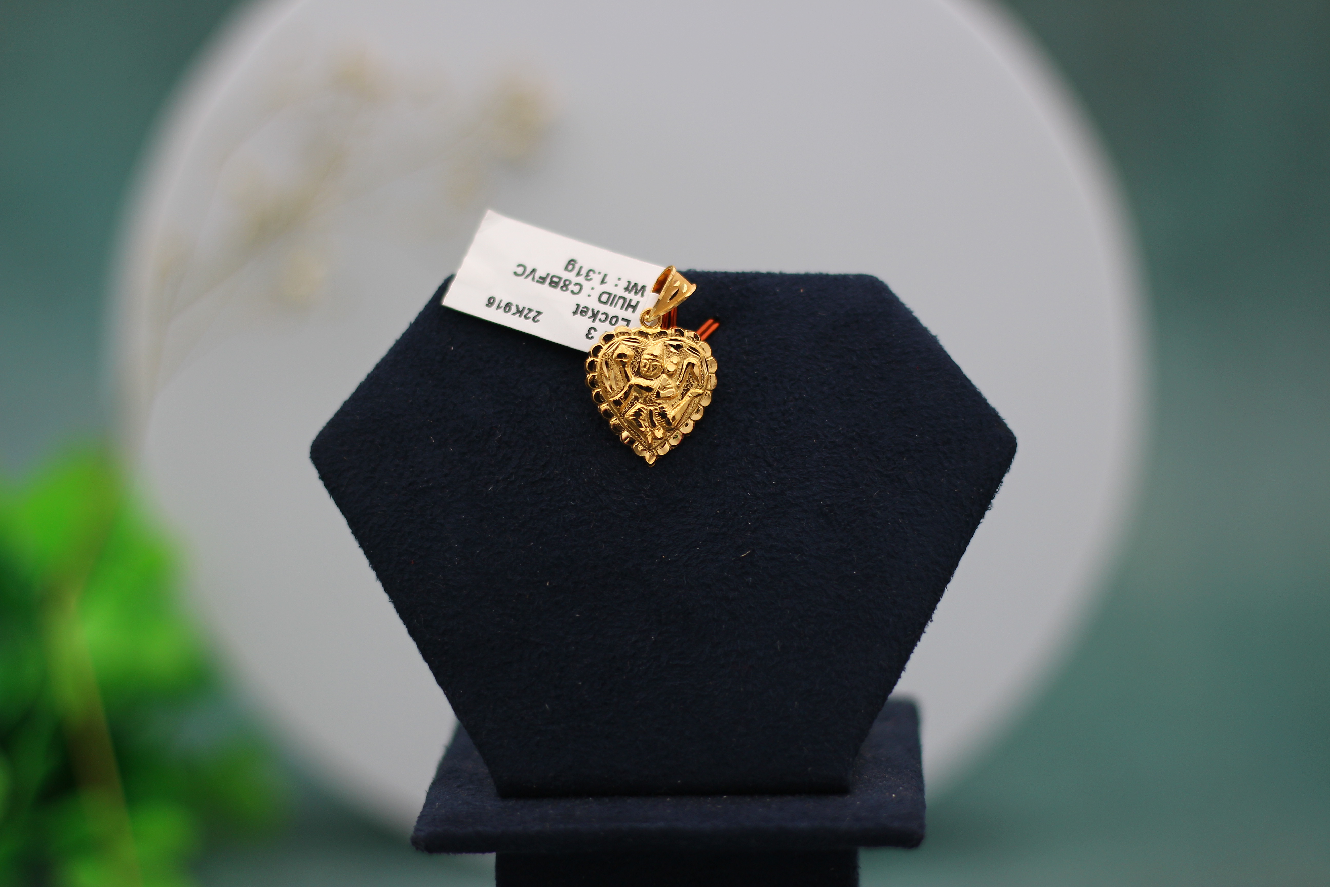 LOCKET (GOLD LOCKET)