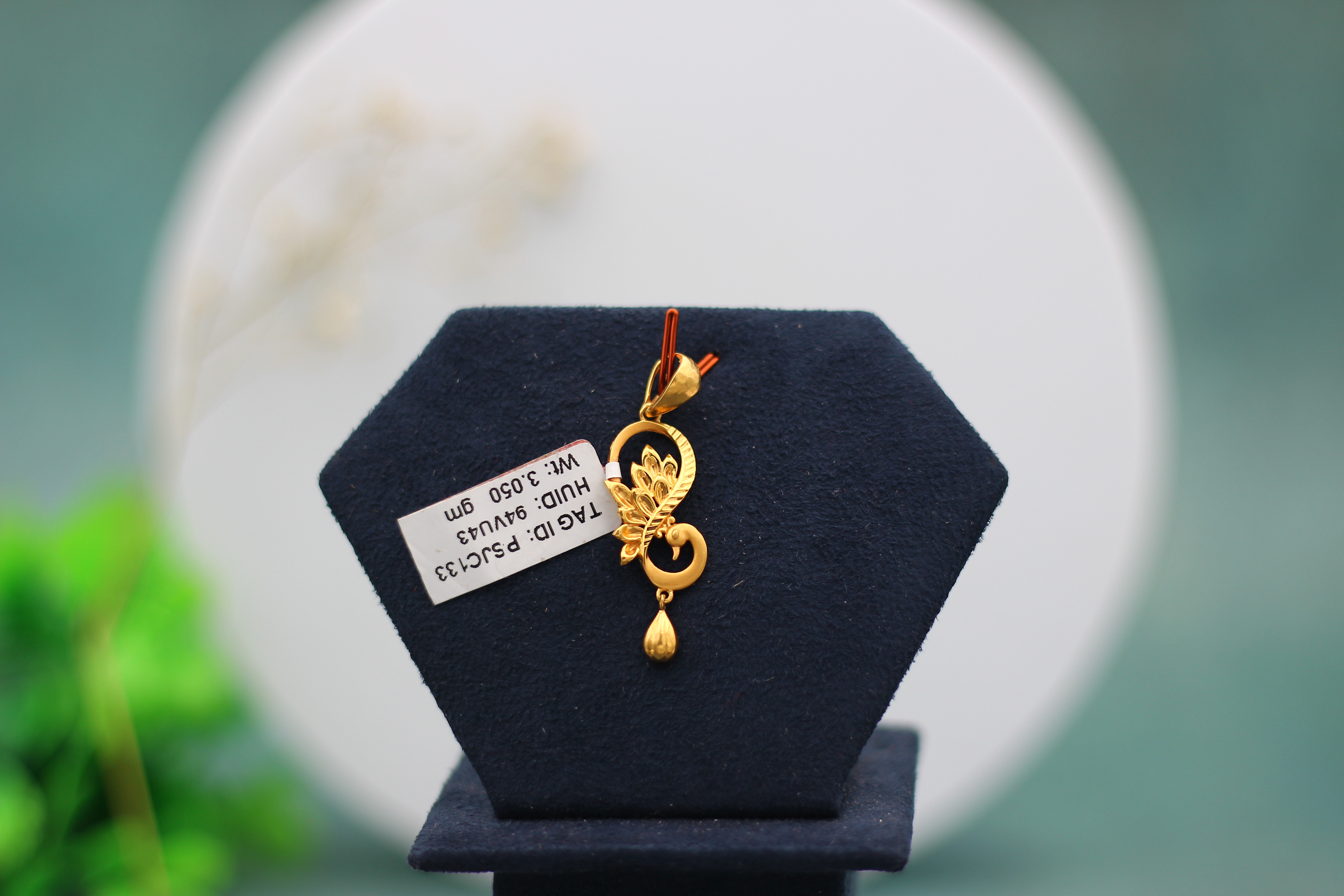 LOCKET (GOLD LOCKET)