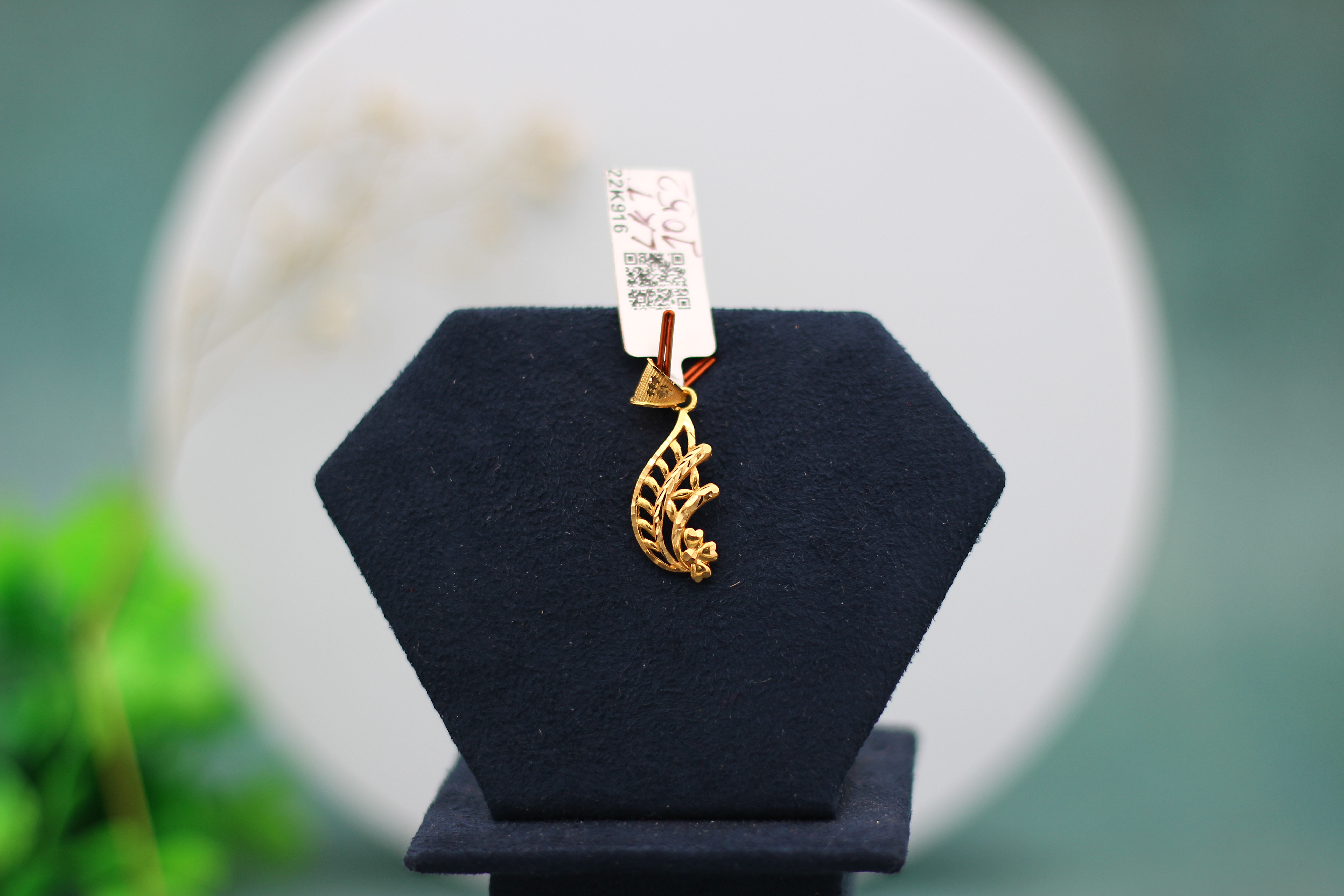LOCKET (GOLD LOCKET)