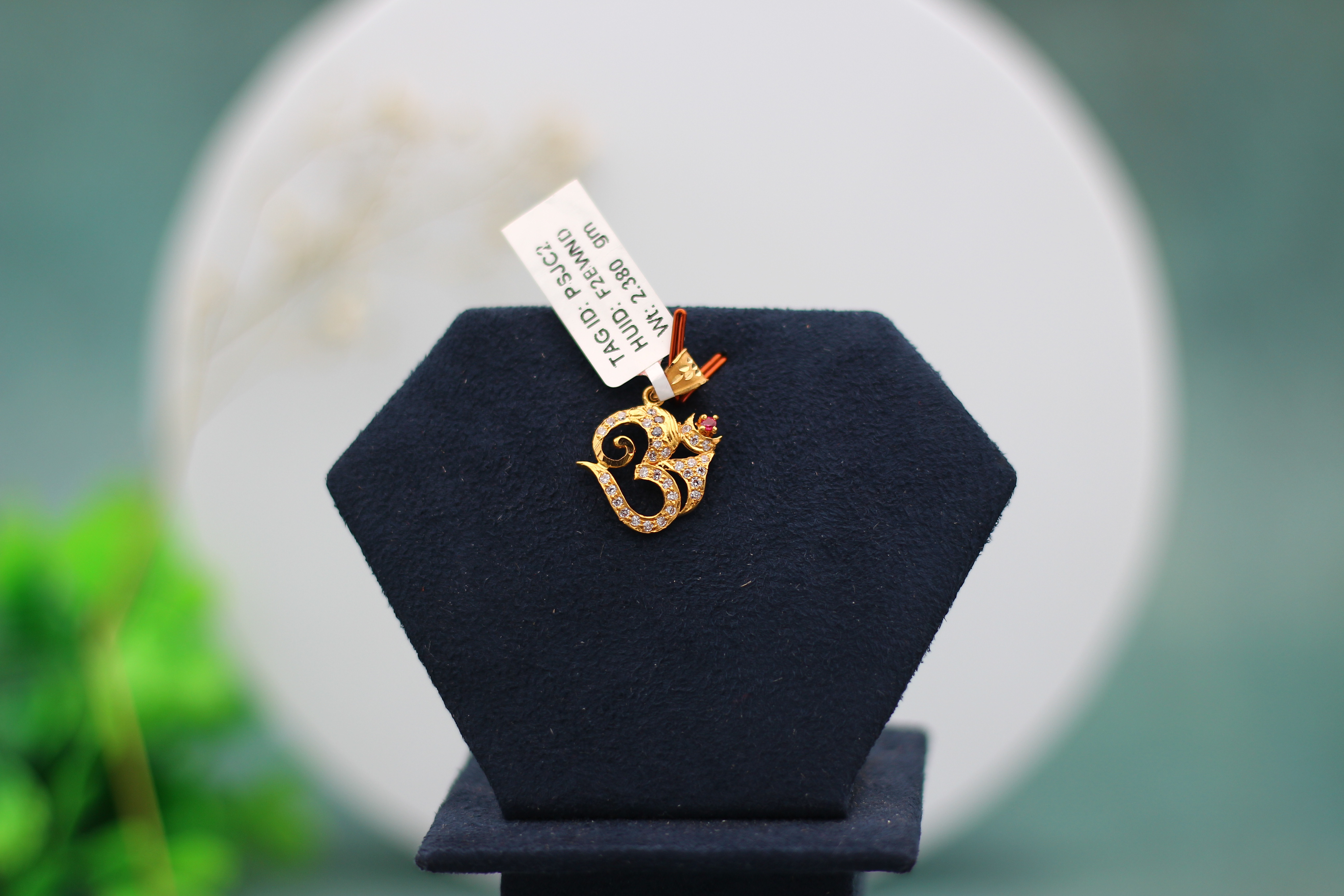 LOCKET (GOLD LOCKET)