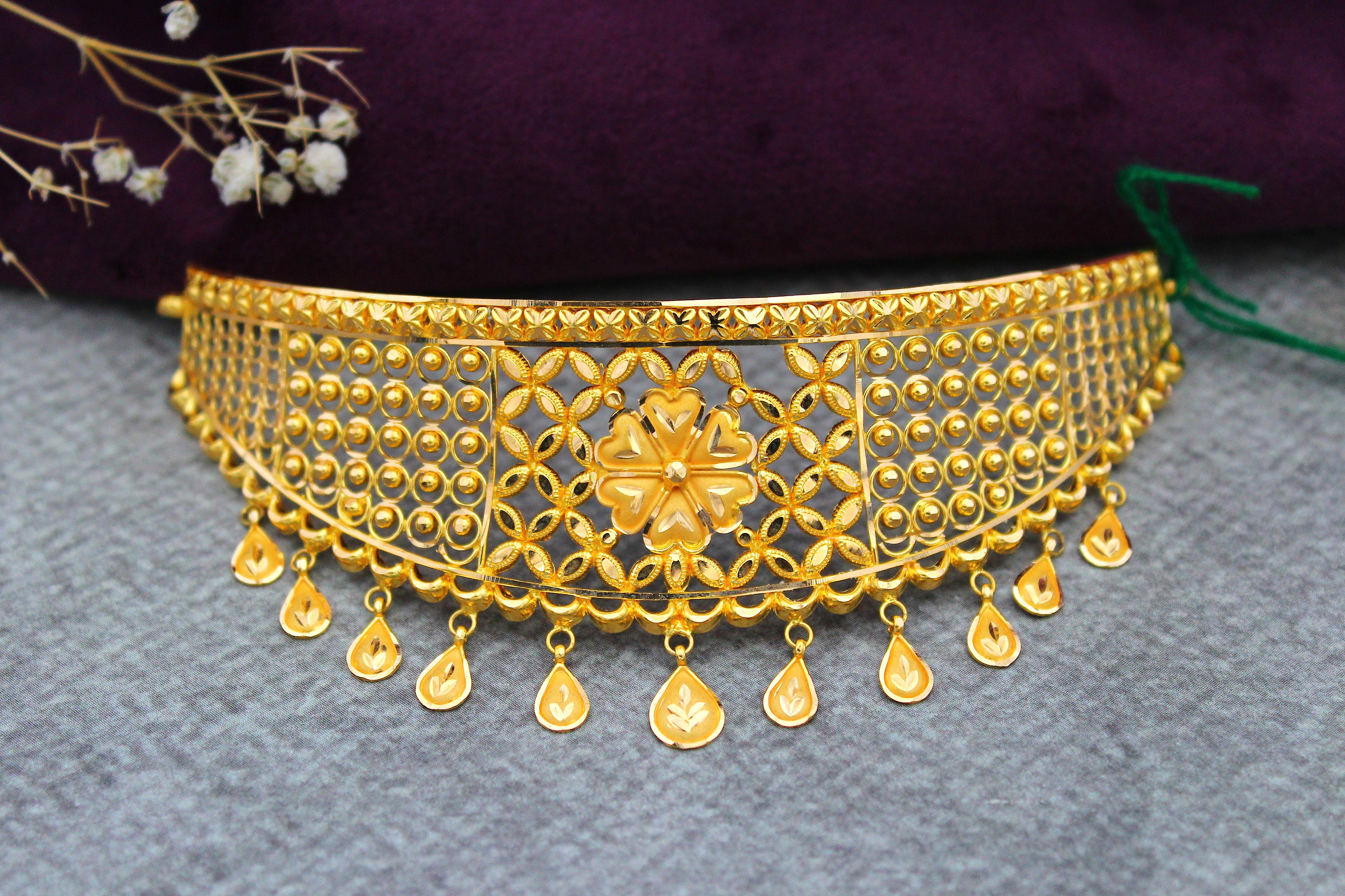 CHOKER