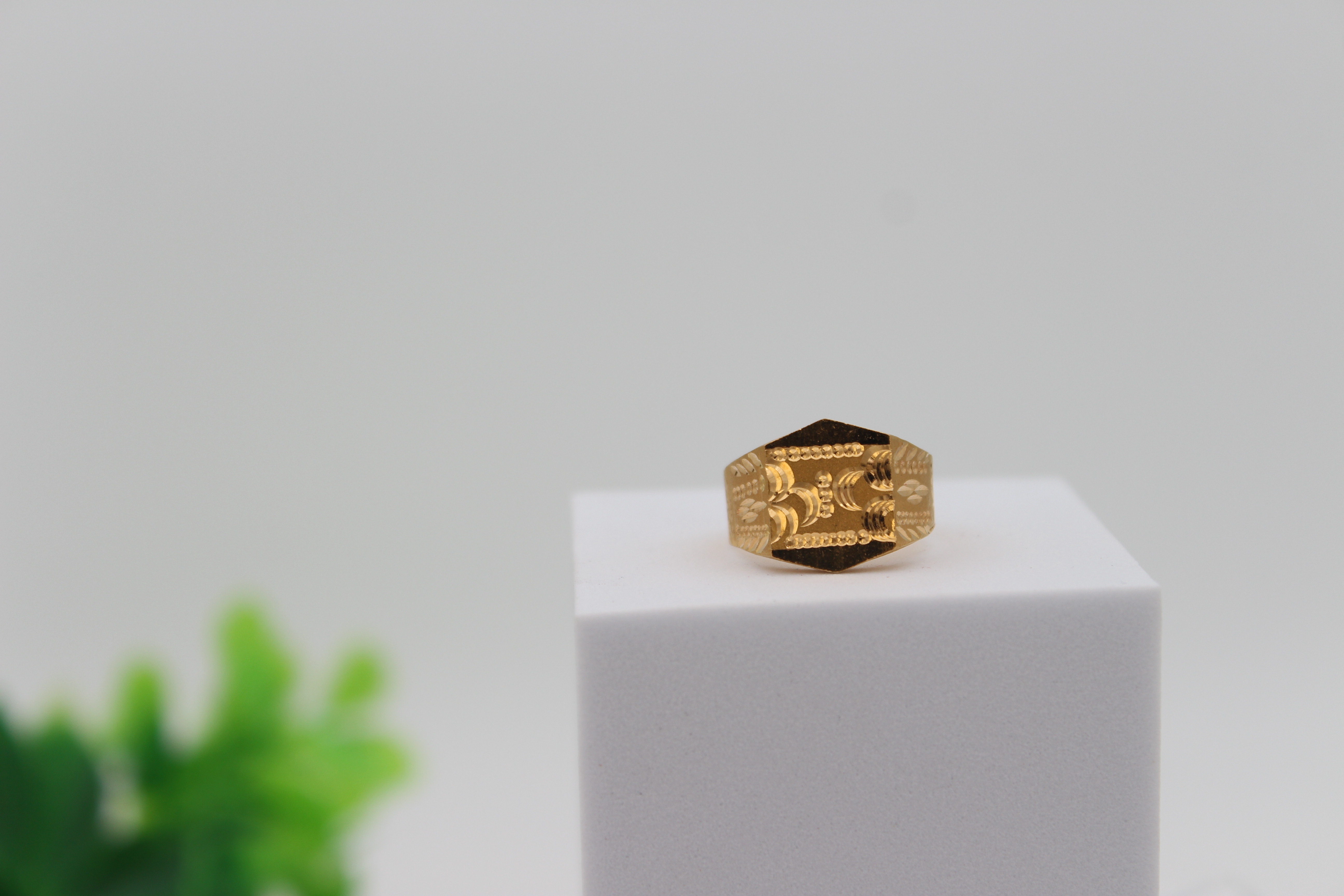GENTS DESIGN GOLD RING 