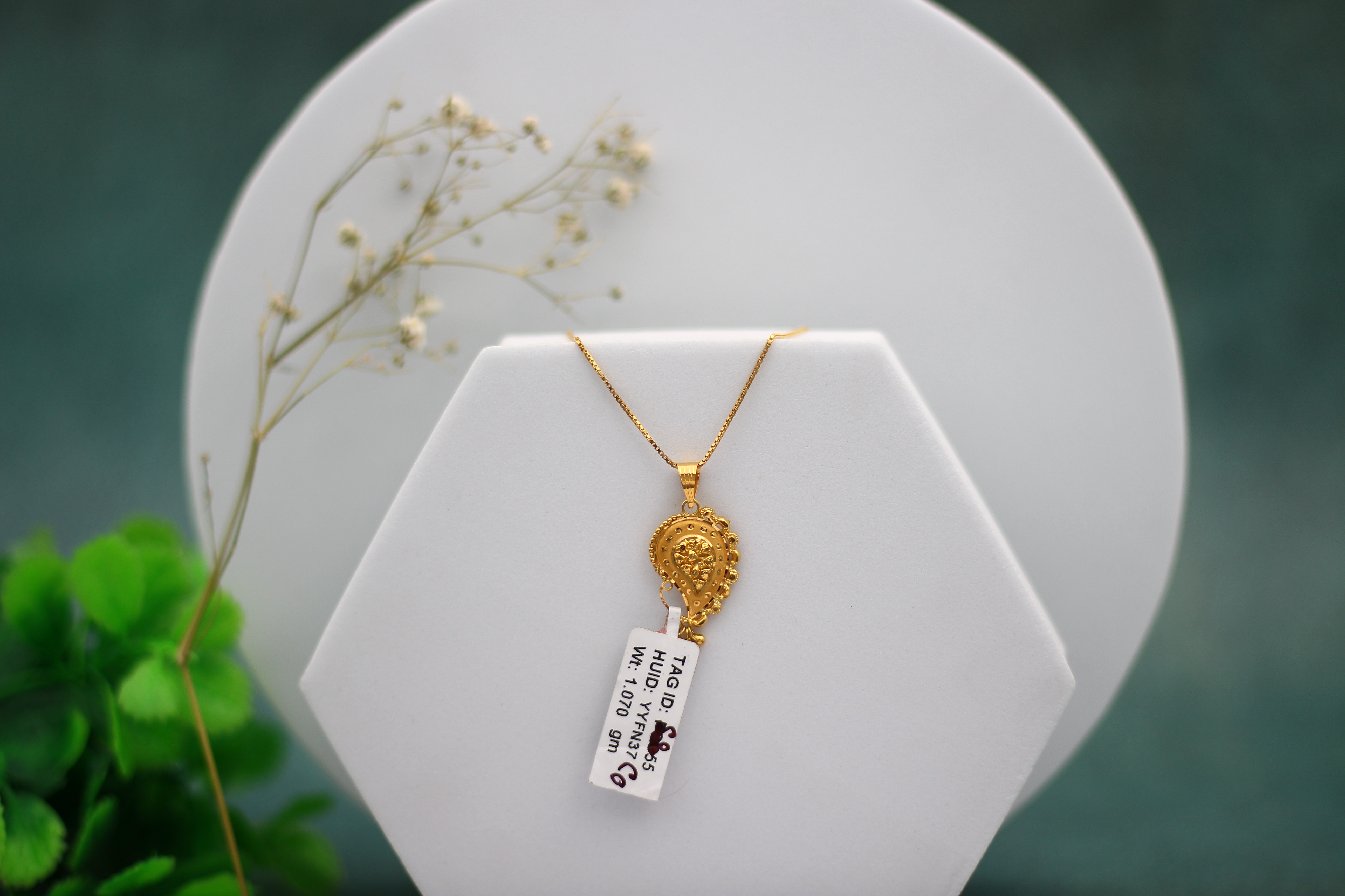LOCKET (GOLD LOCKET)