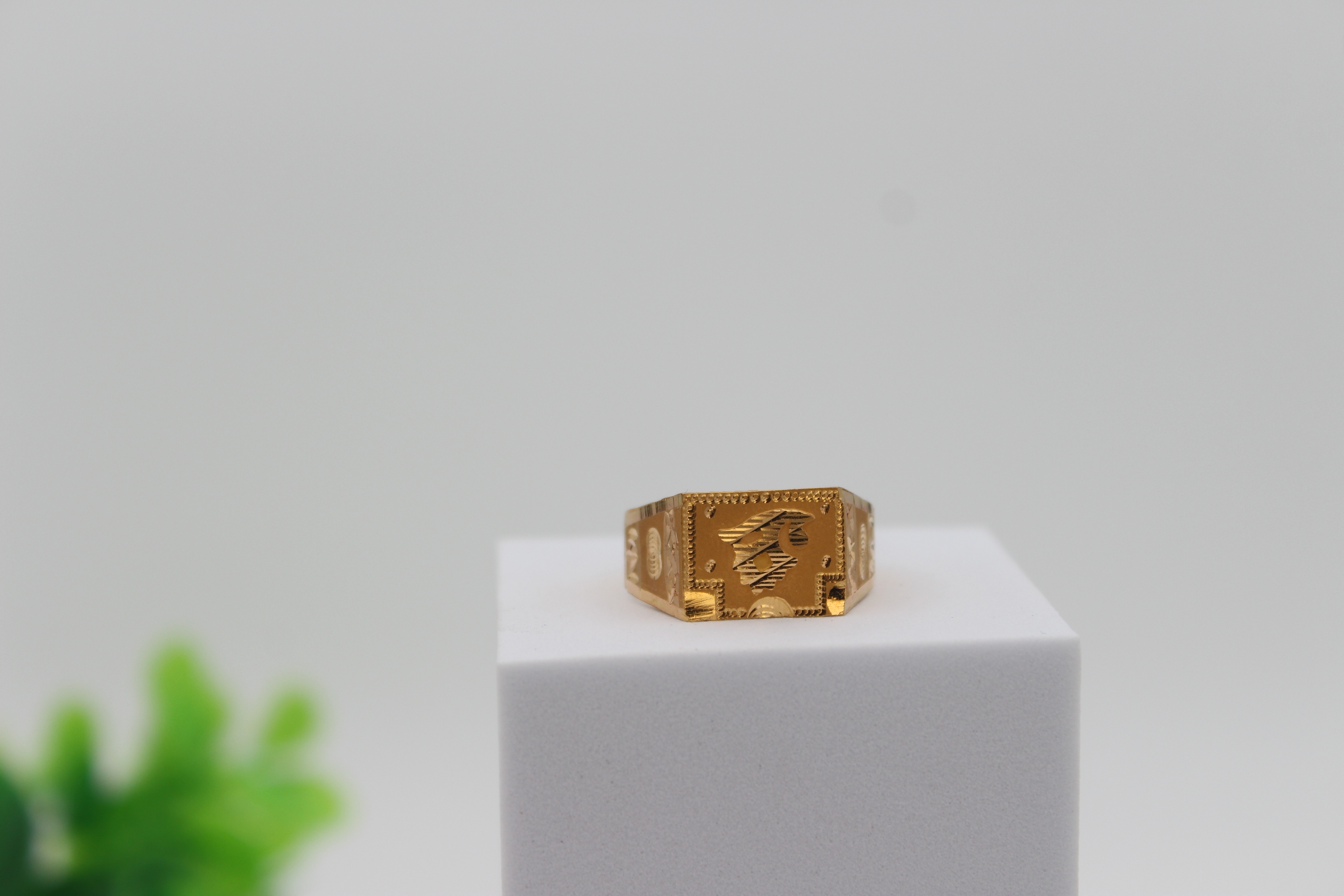 GENTS DESIGN GOLD RING 