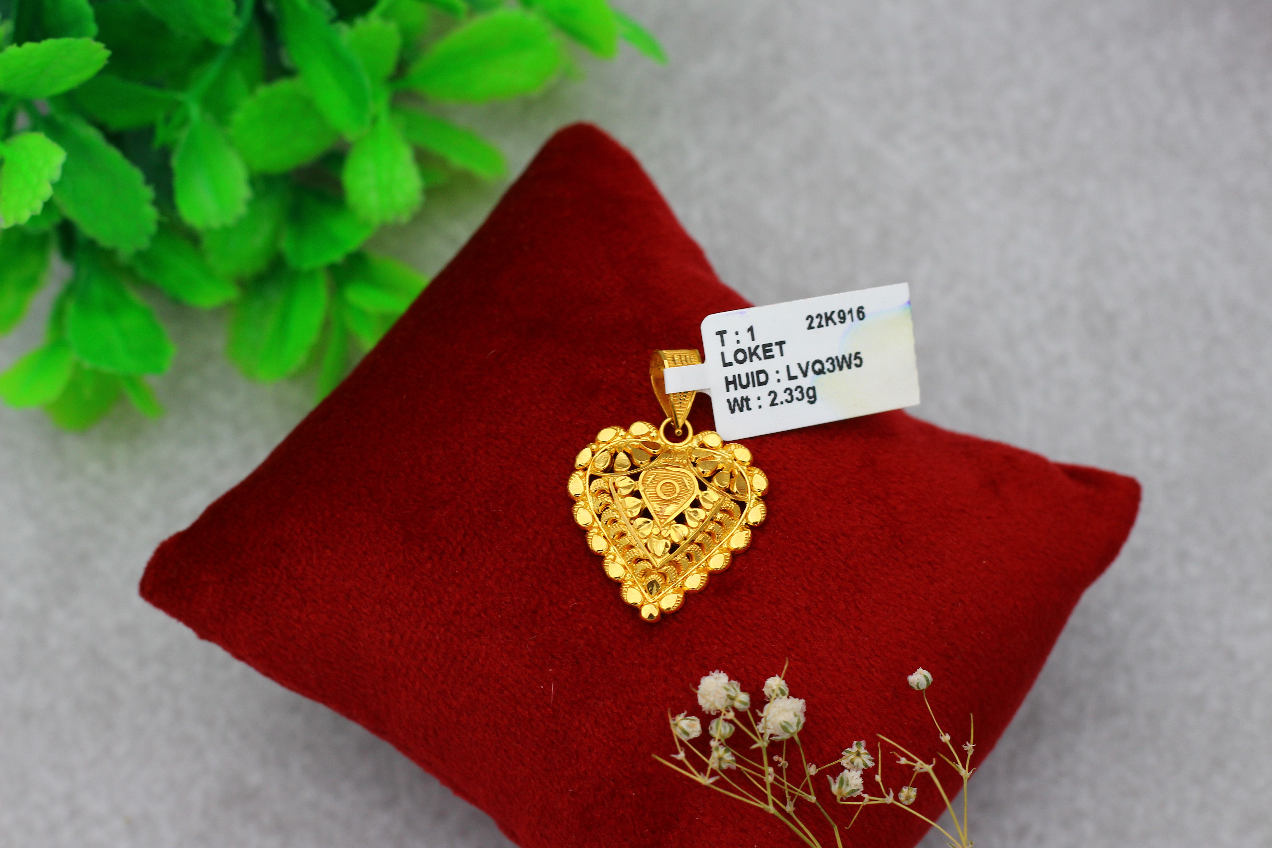 LOCKET (GOLD LOCKET)