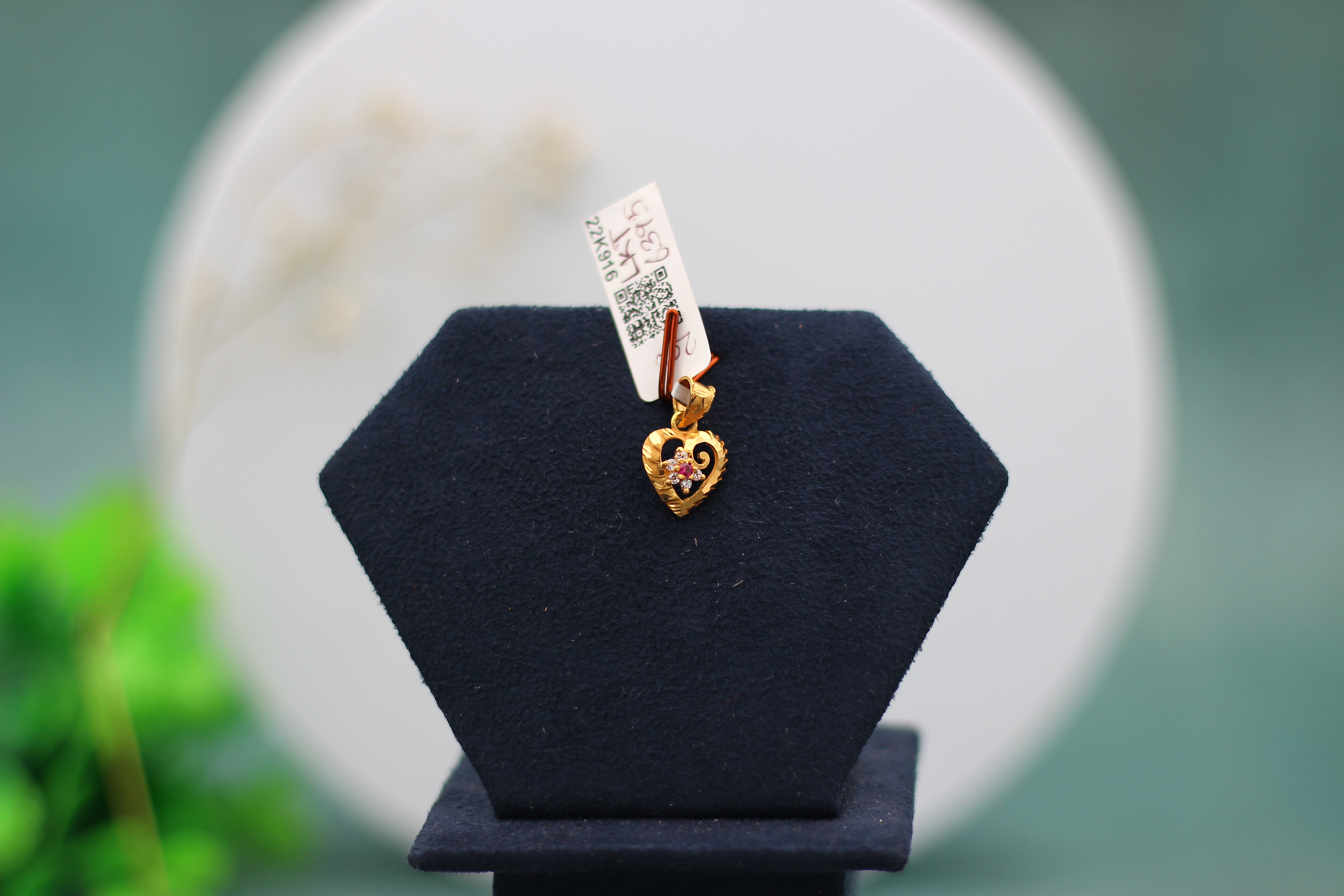 LOCKET (GOLD LOCKET)