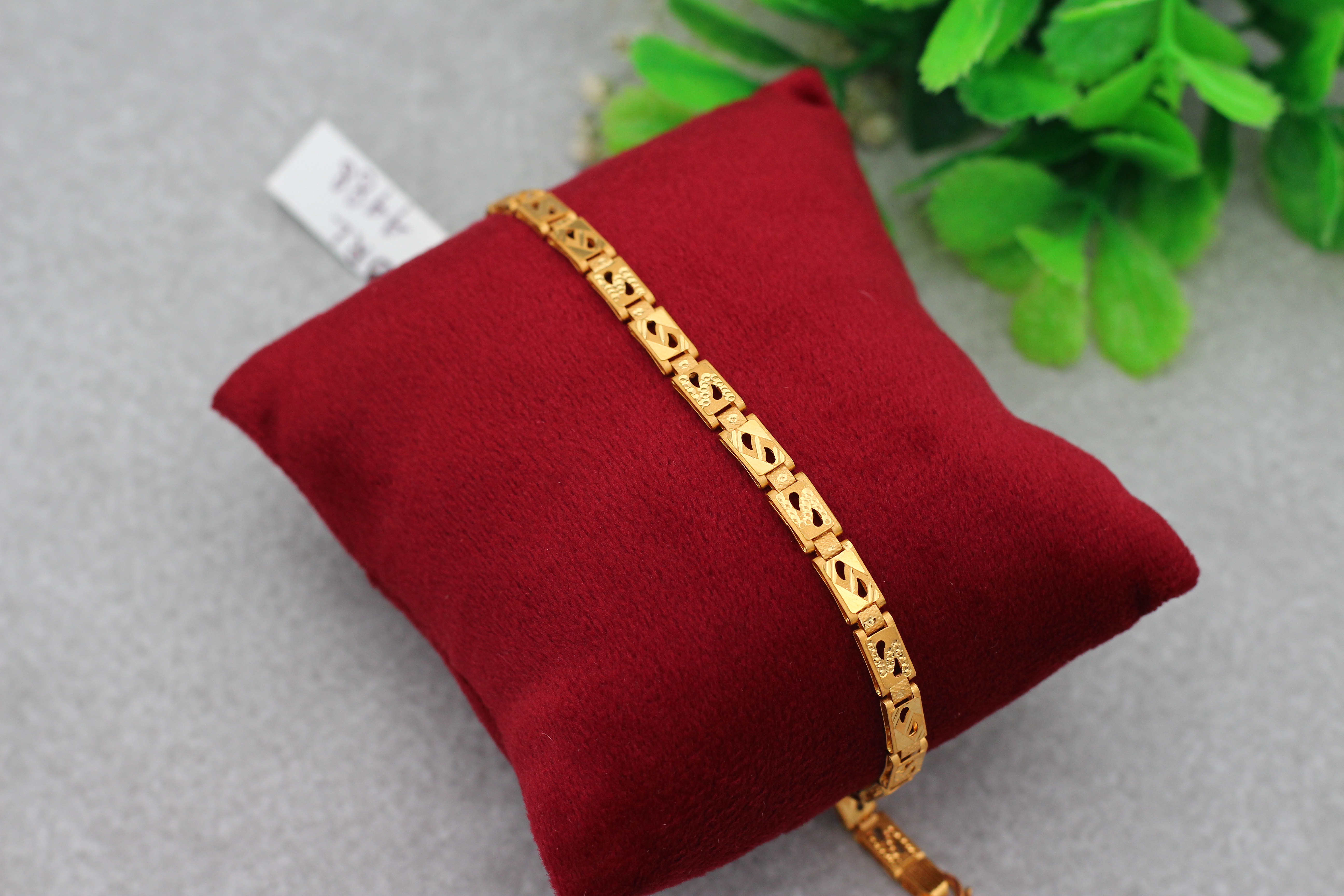 BRACELET (GOLD BRACELET)