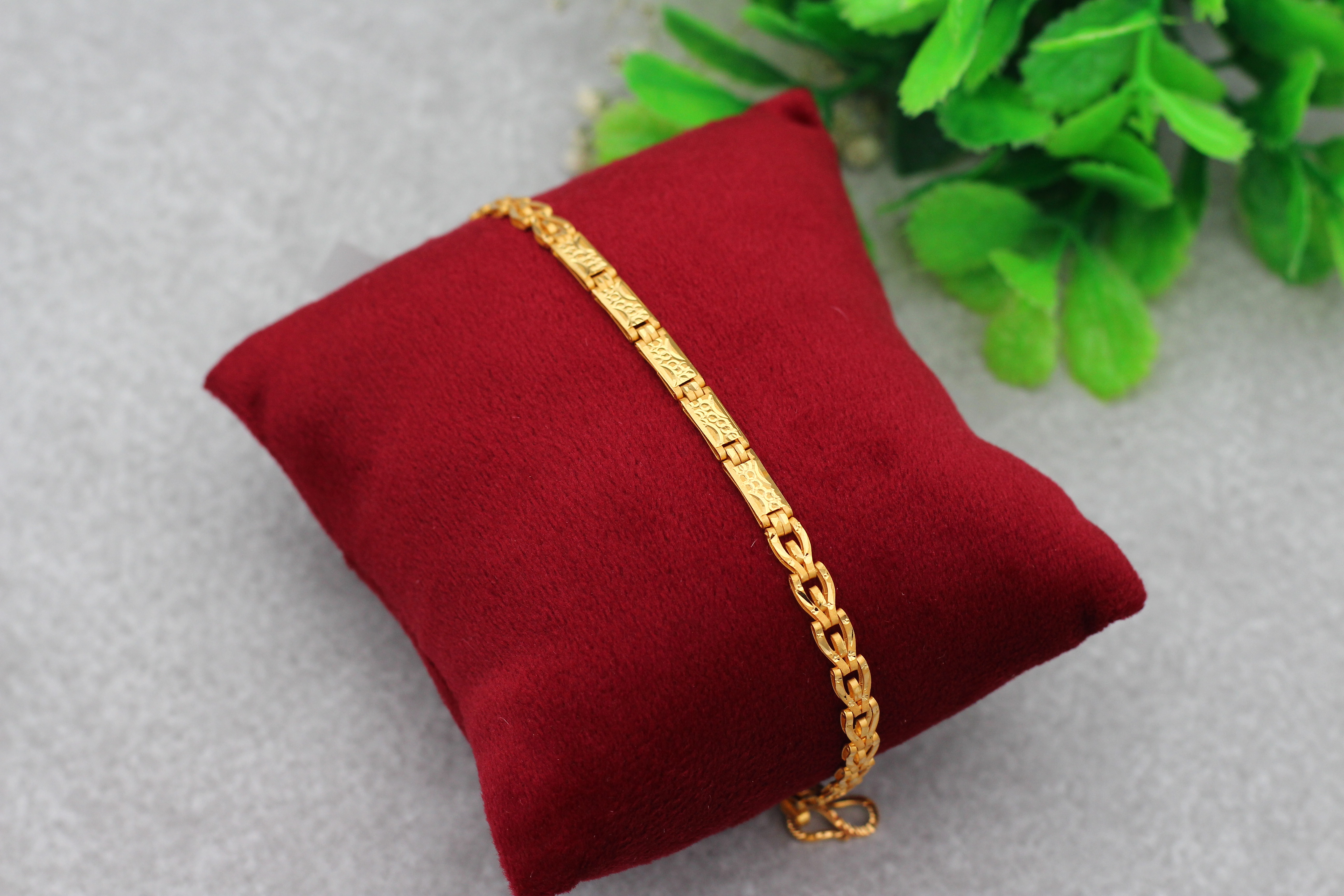 BRACELET (GOLD BRACELET)
