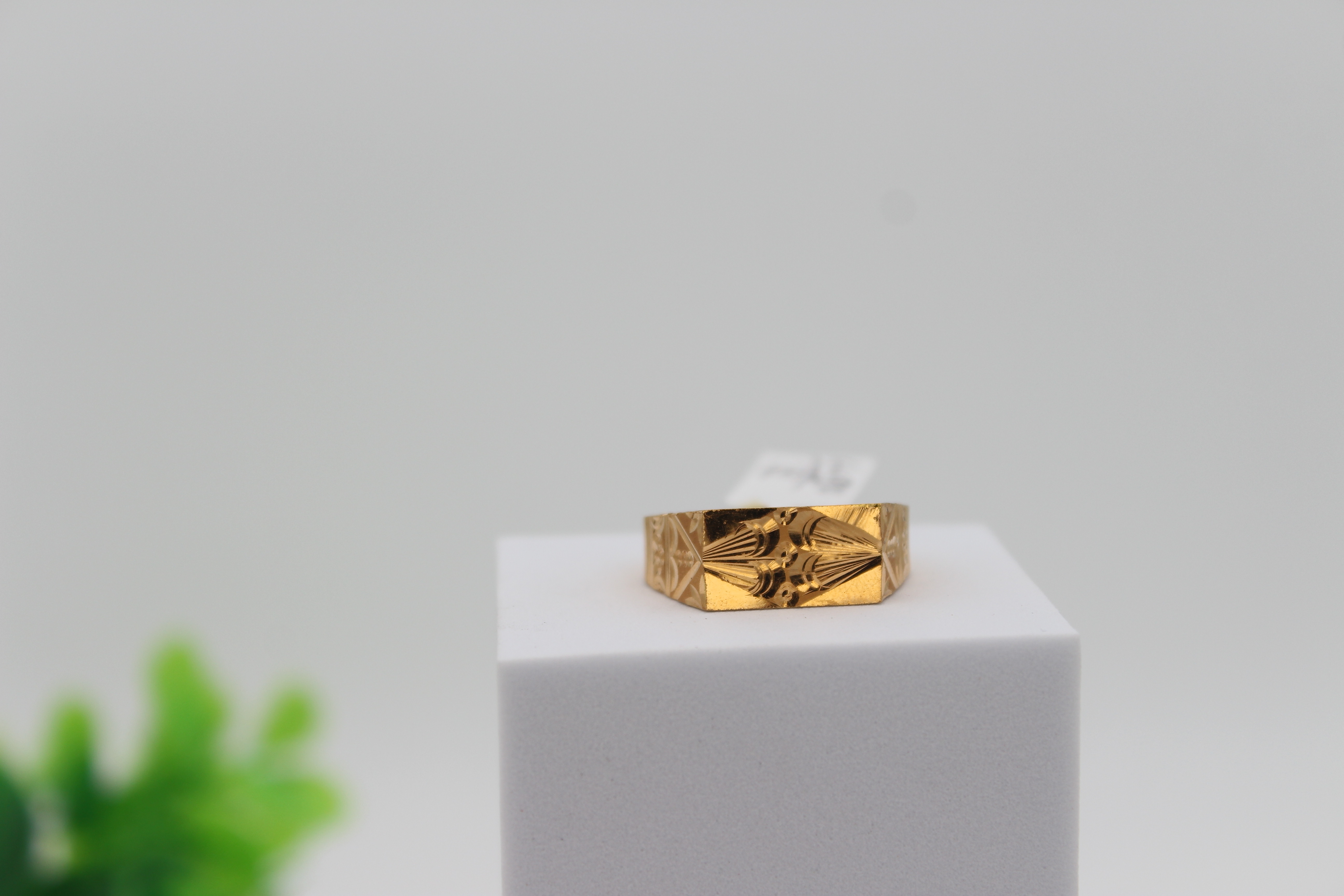 GENTS DESIGN GOLD RING 