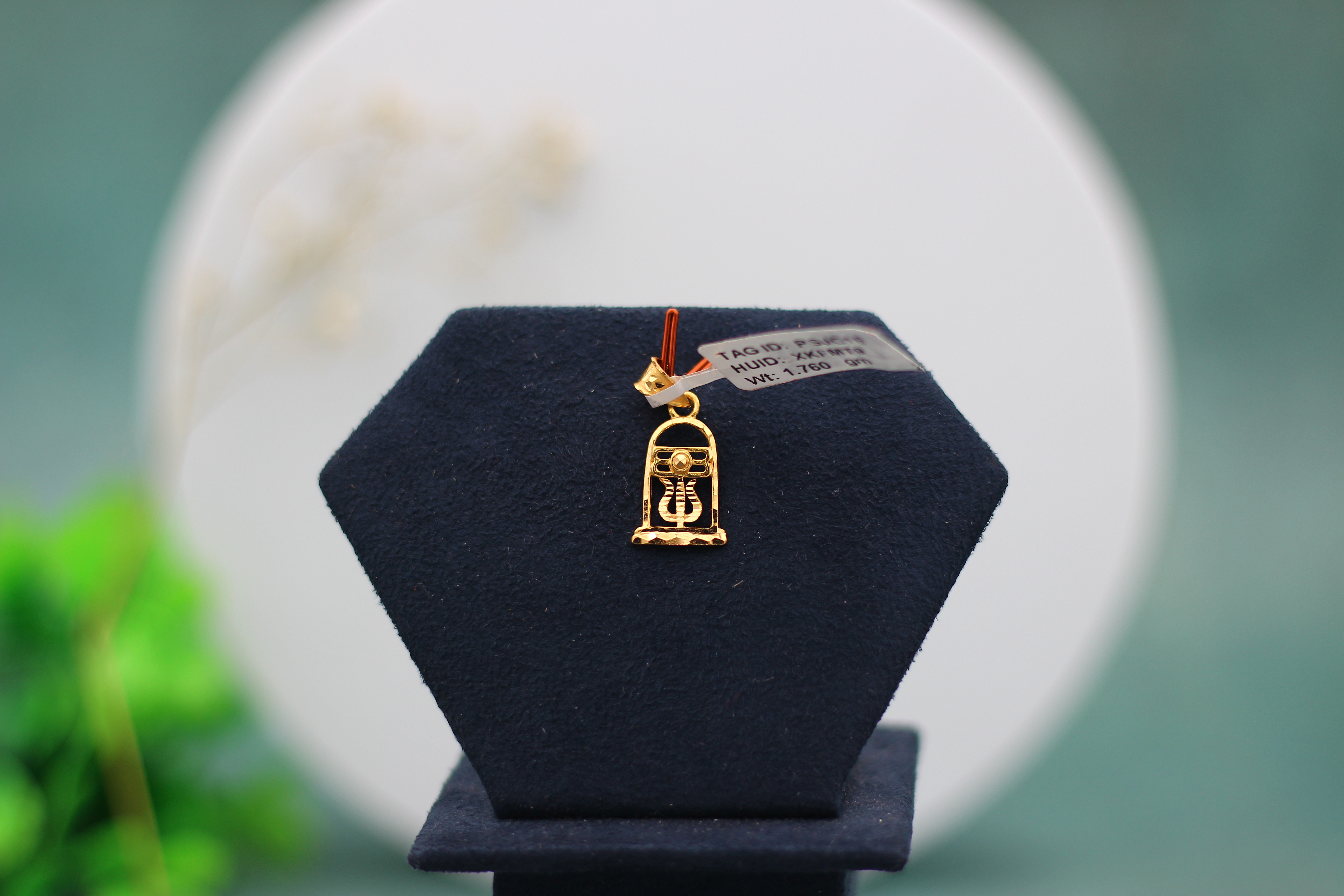 LOCKET (GOLD LOCKET)
