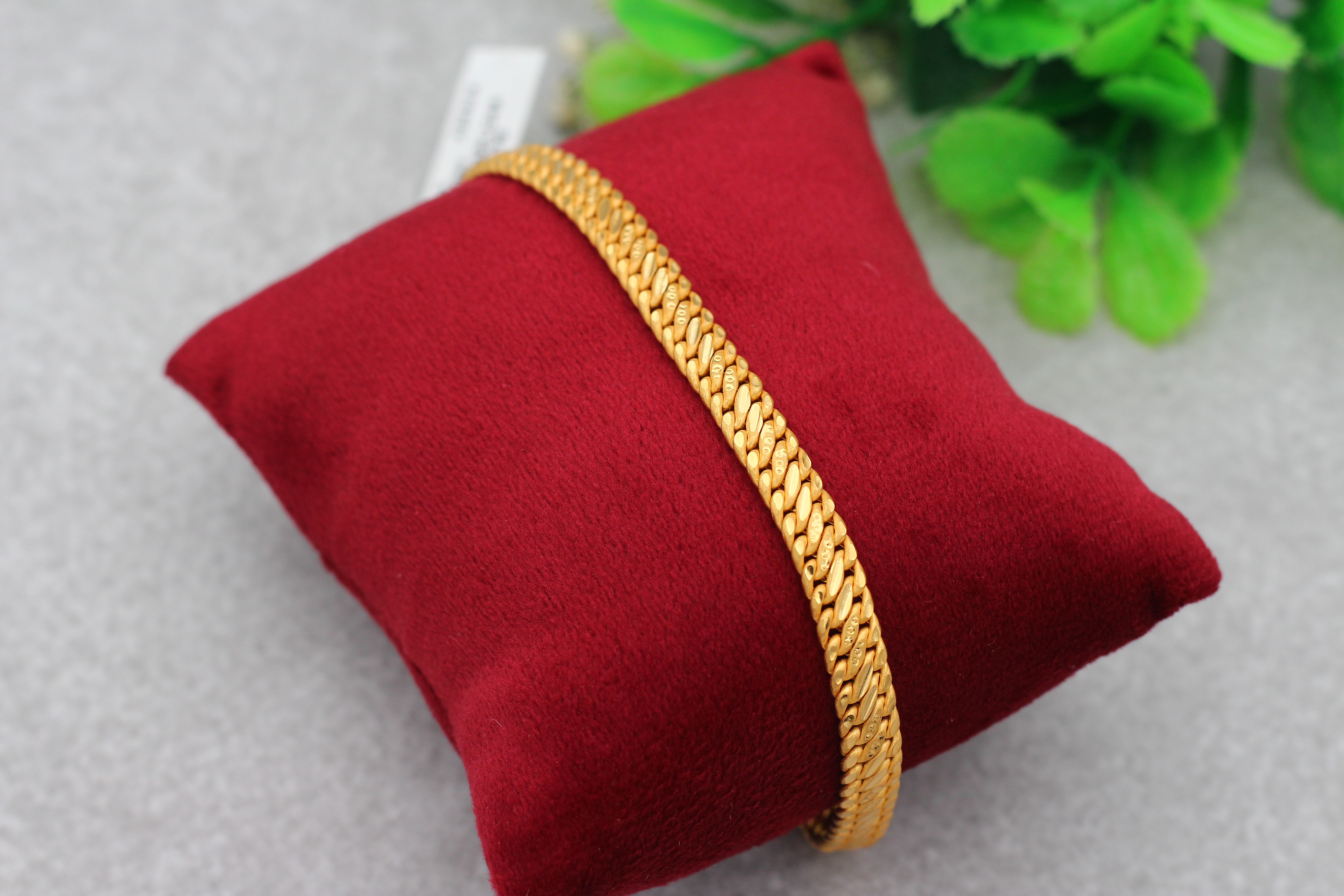 BRACELET (GOLD BRACELET)