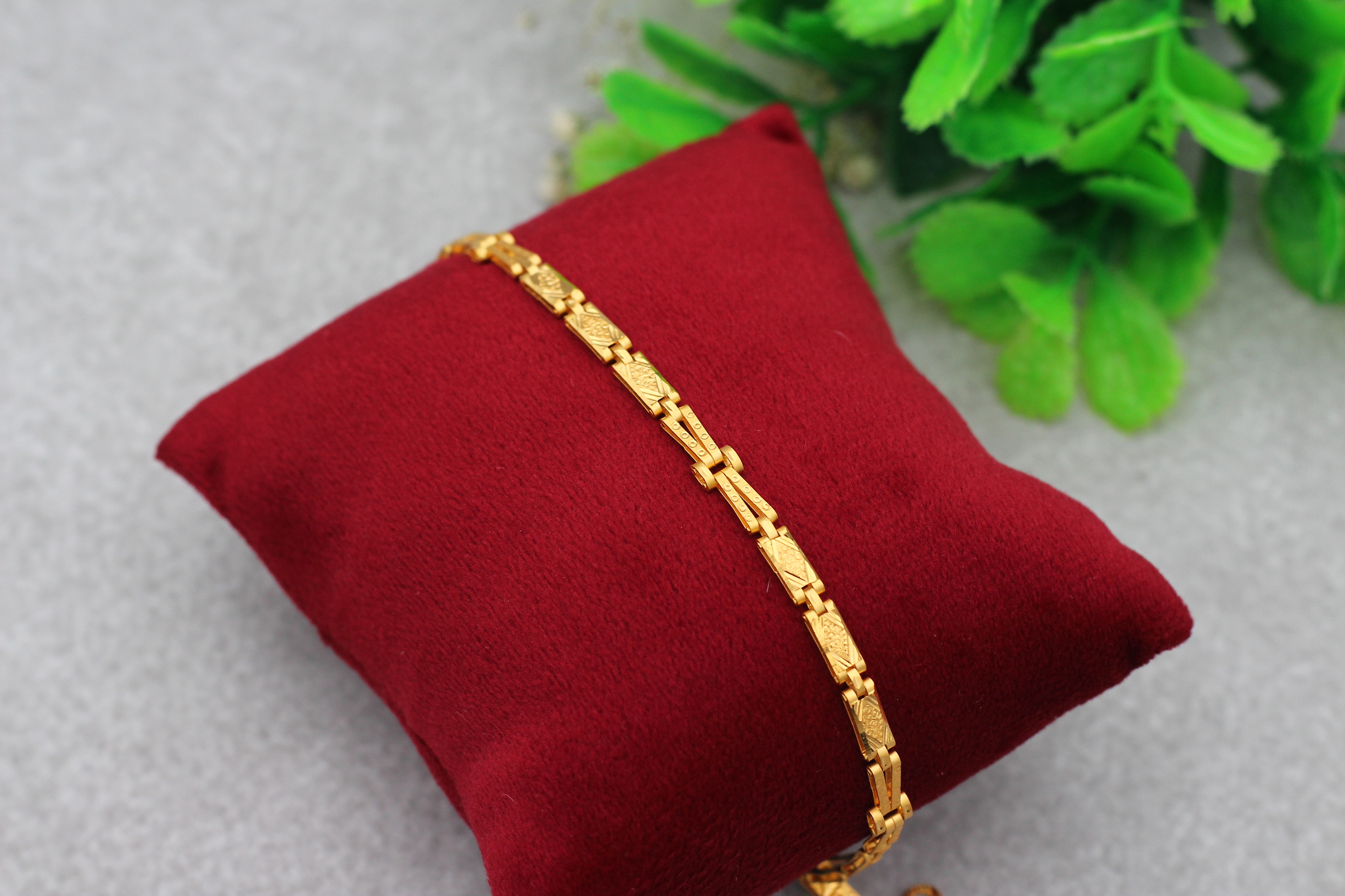 BRACELET (GOLD BRACELET)