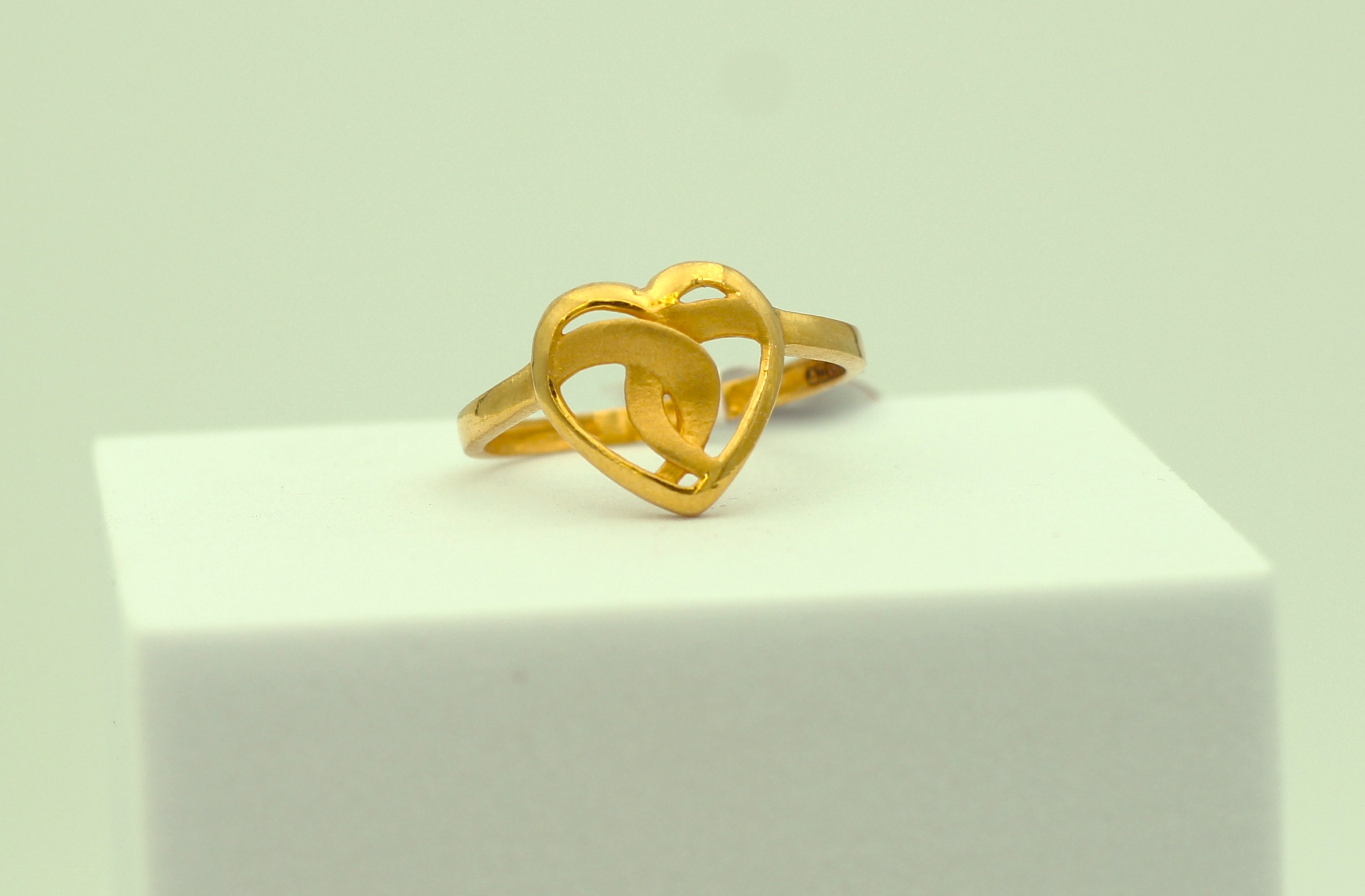 LADIES RING